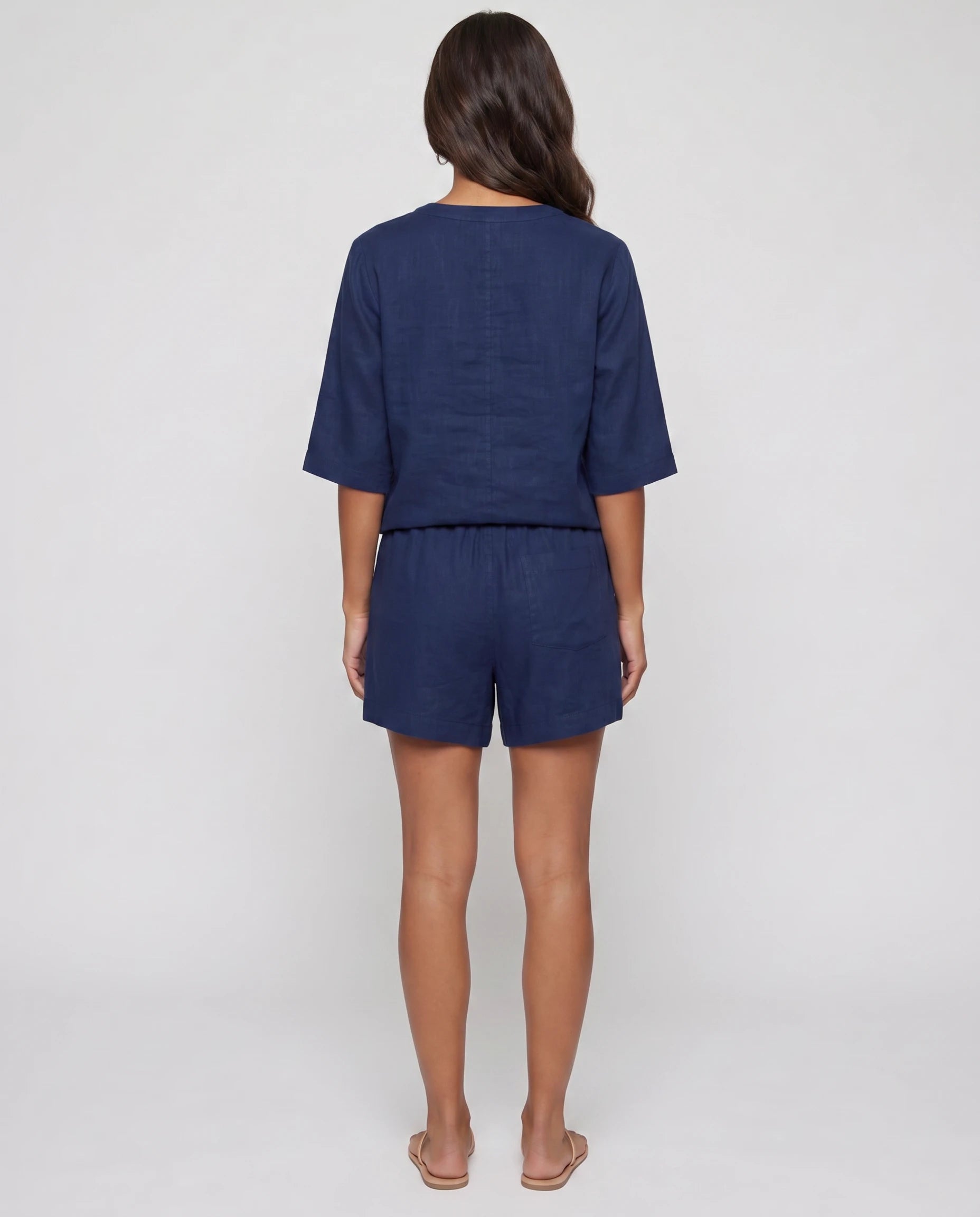 Ensemble top col V et short effet lin Aveline — Bleu Marine — vue dos studio