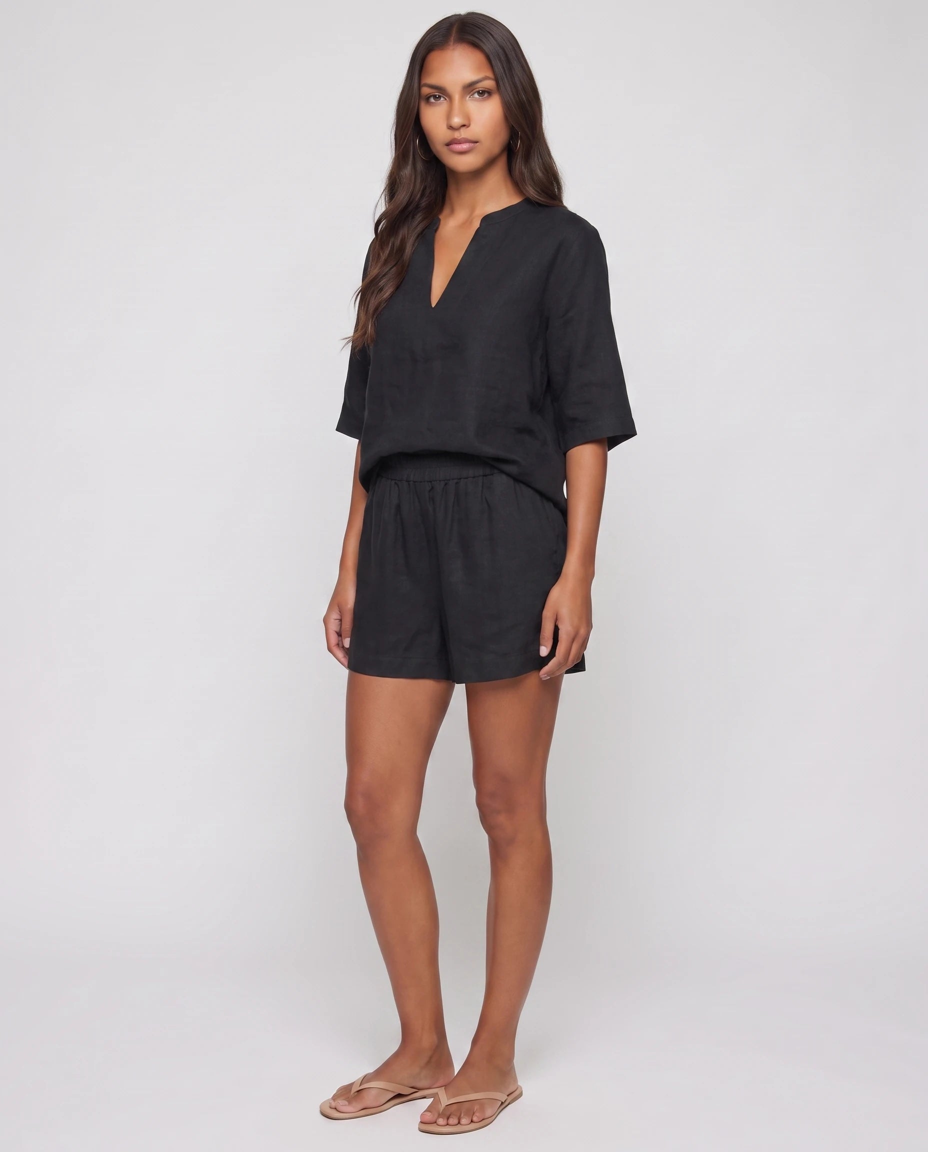 Ensemble top col V et short effet lin Aveline — Noir — vue studio pose