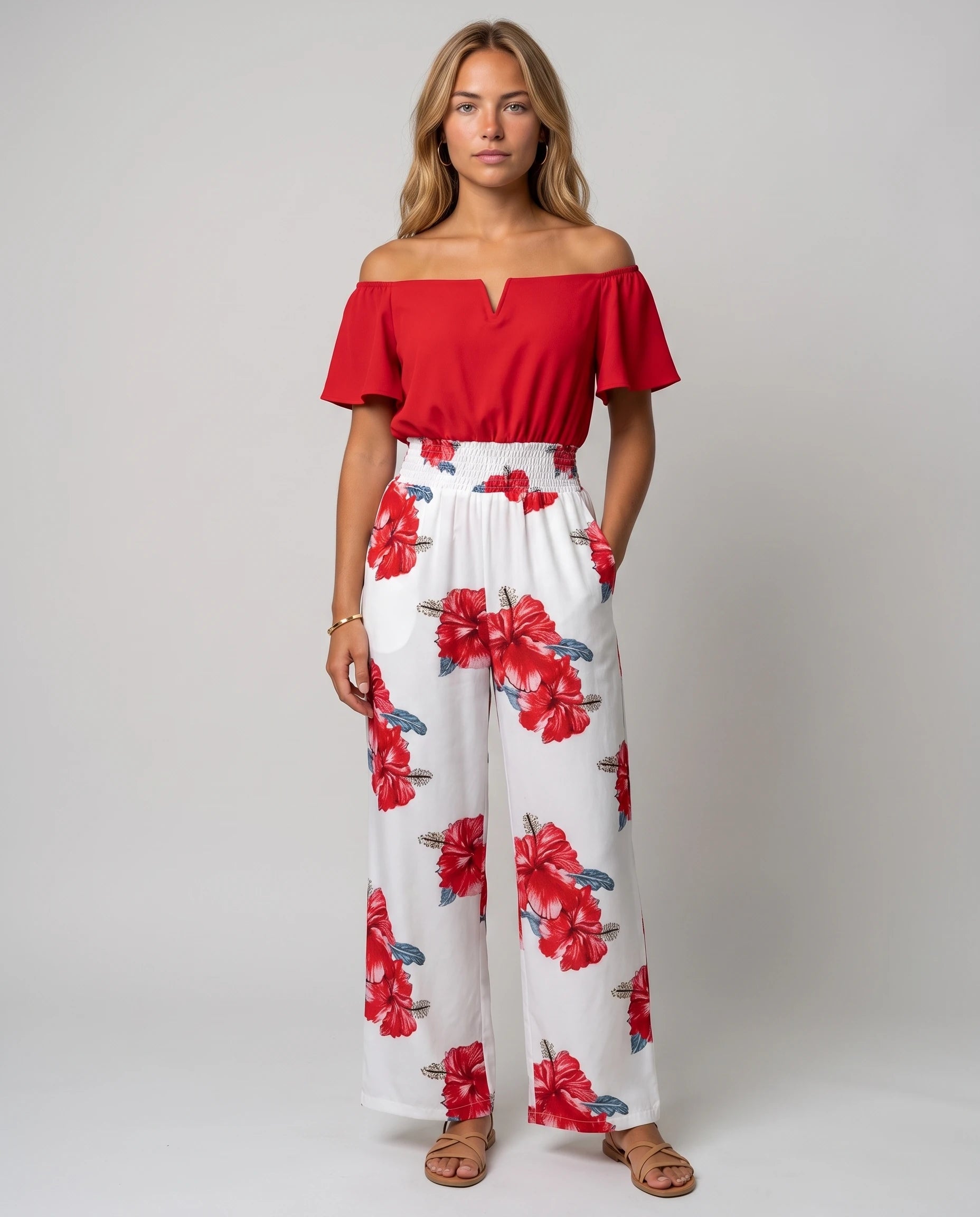Combinaison bardot Pivoine Rouge fleuri, vue de face studio
