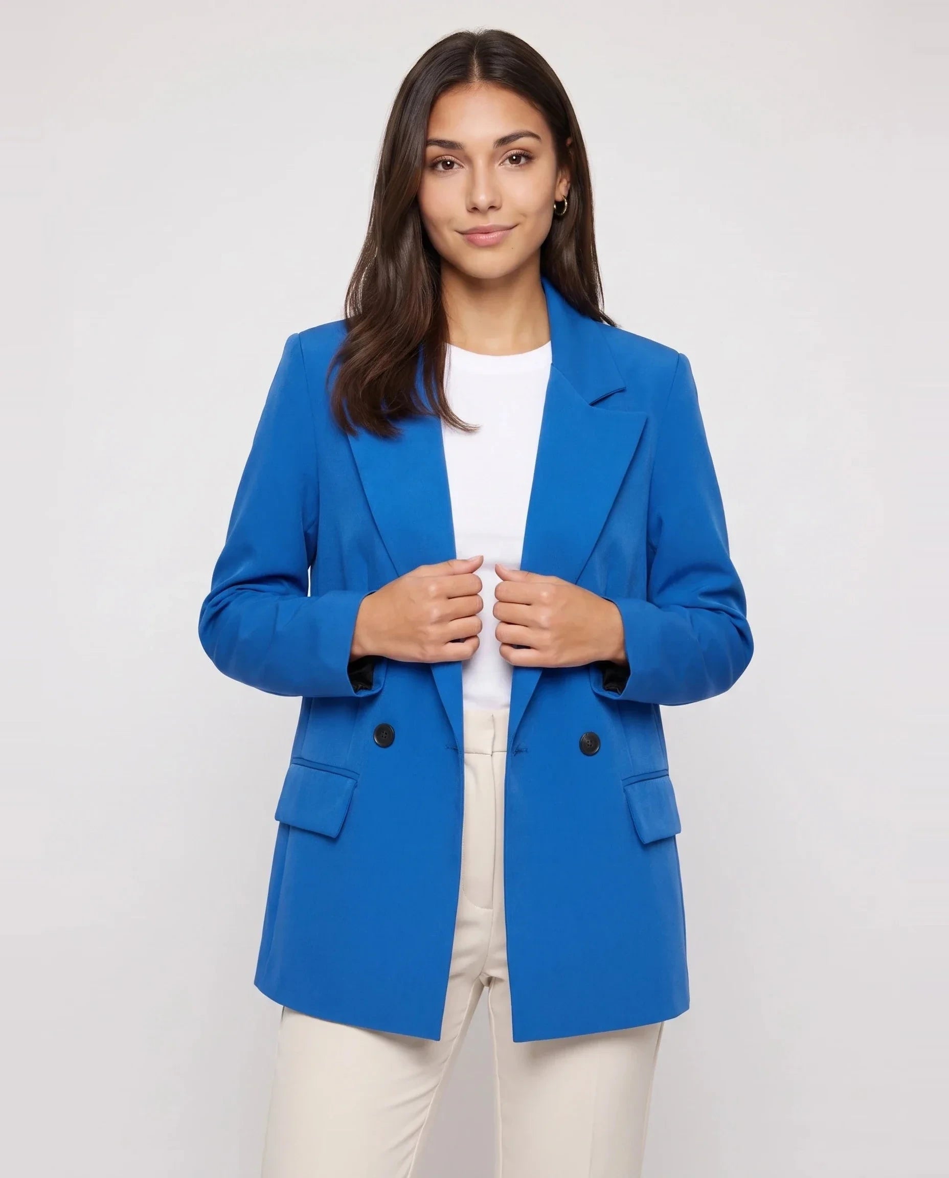 Blazer oversize à double boutonnage bleu roi Cosima, plan rapproché en studio