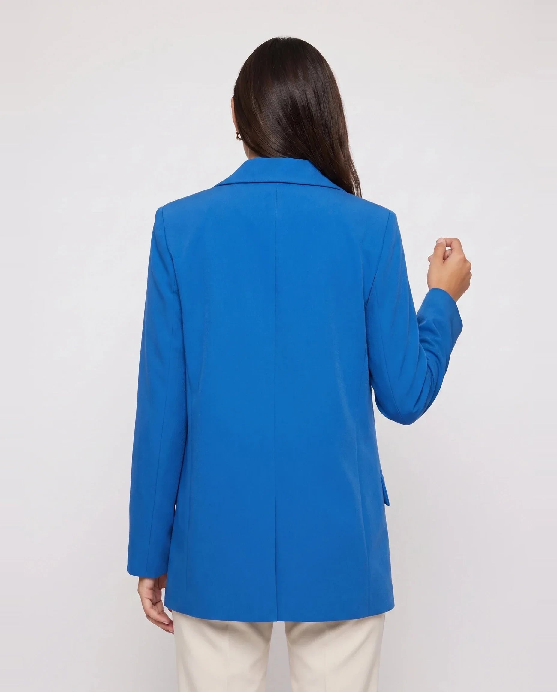 Blazer oversize à double boutonnage bleu roi Cosima, vue de dos en studio