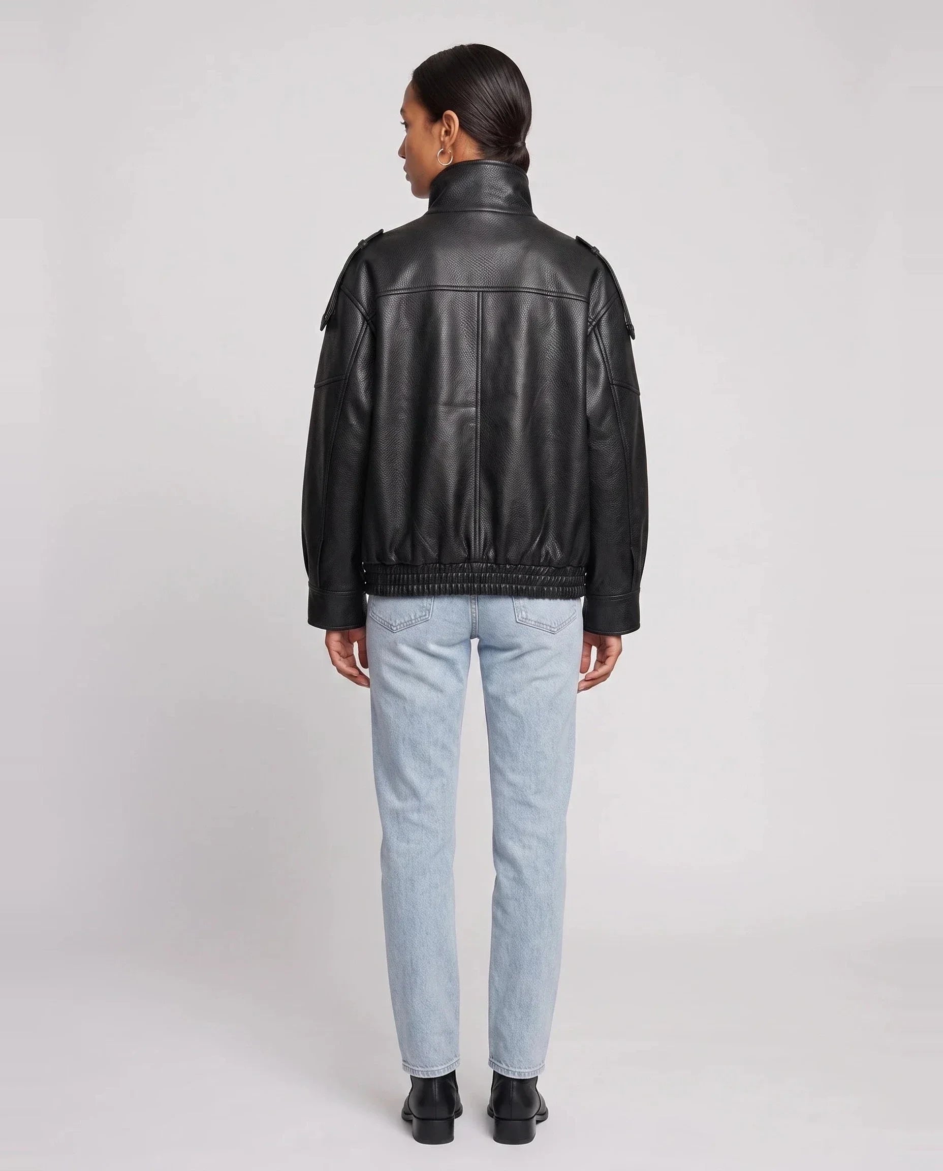 Blouson effet cuir à col montant noir Léocadie, vue de dos en studio
