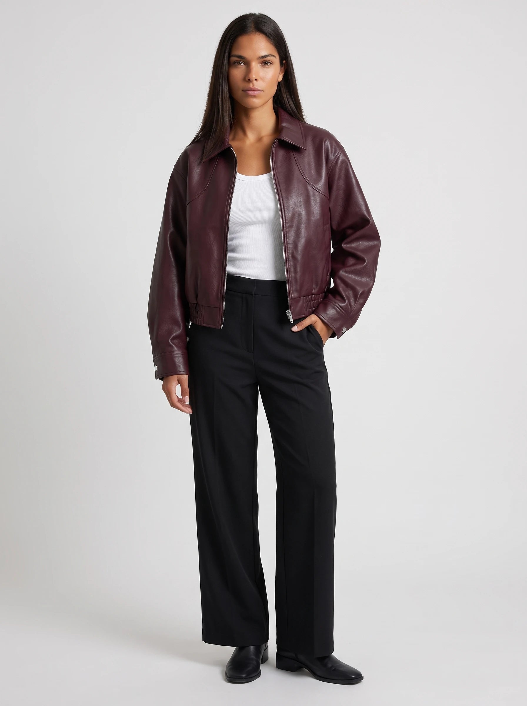 Blouson moto oversize effet cuir lie de vin Marcelle, vue de face en studio