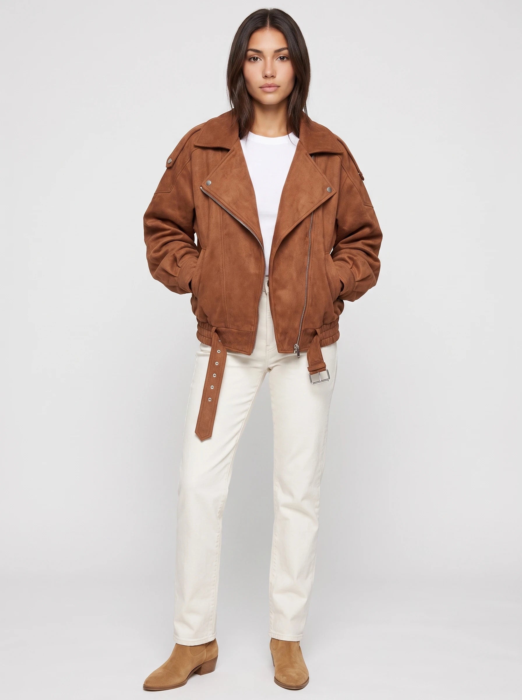 Bomber aviateur oversize en suédine caramel Marinette, vue de face en studio