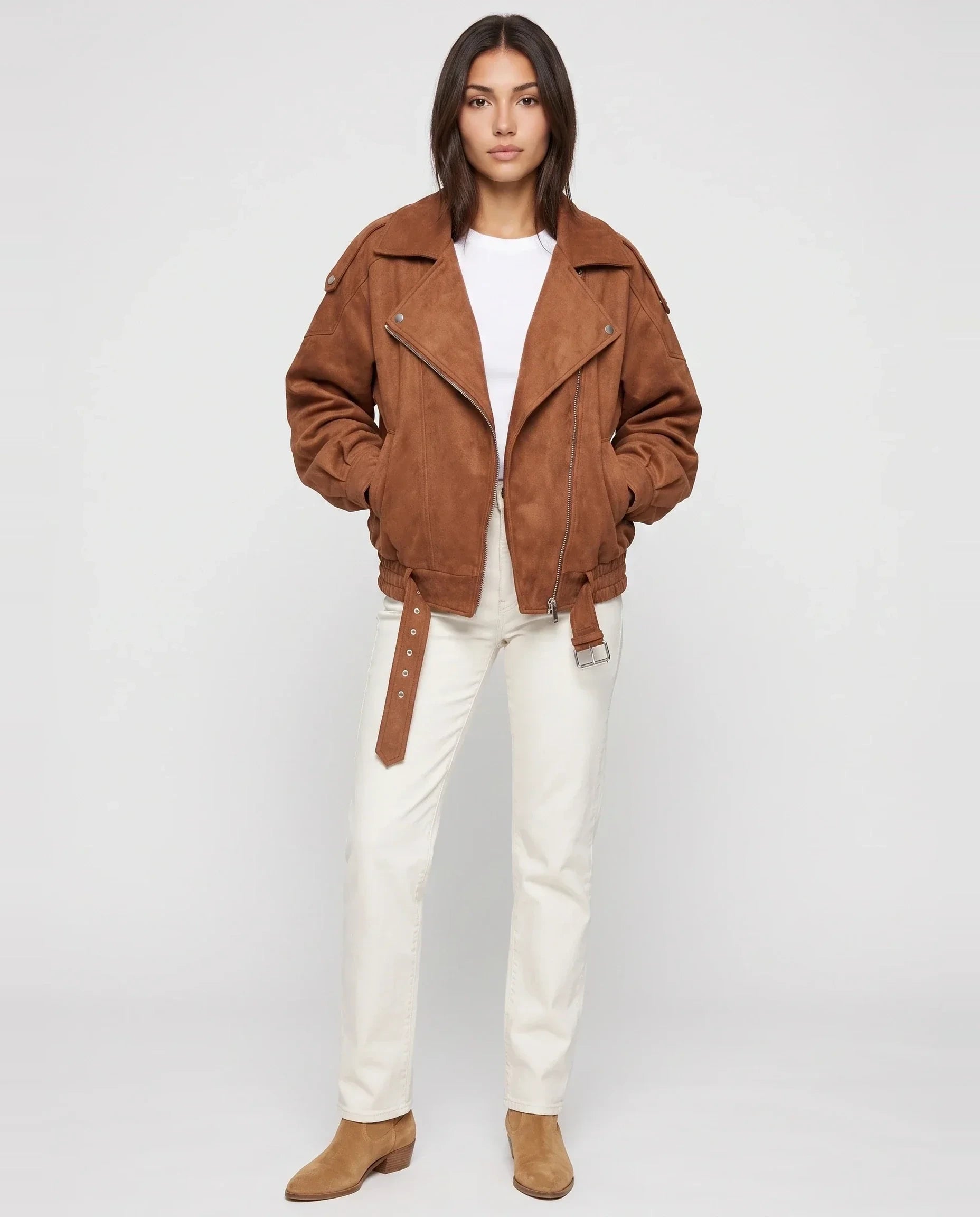 Bomber aviateur oversize en suédine caramel Marinette, vue de face en studio