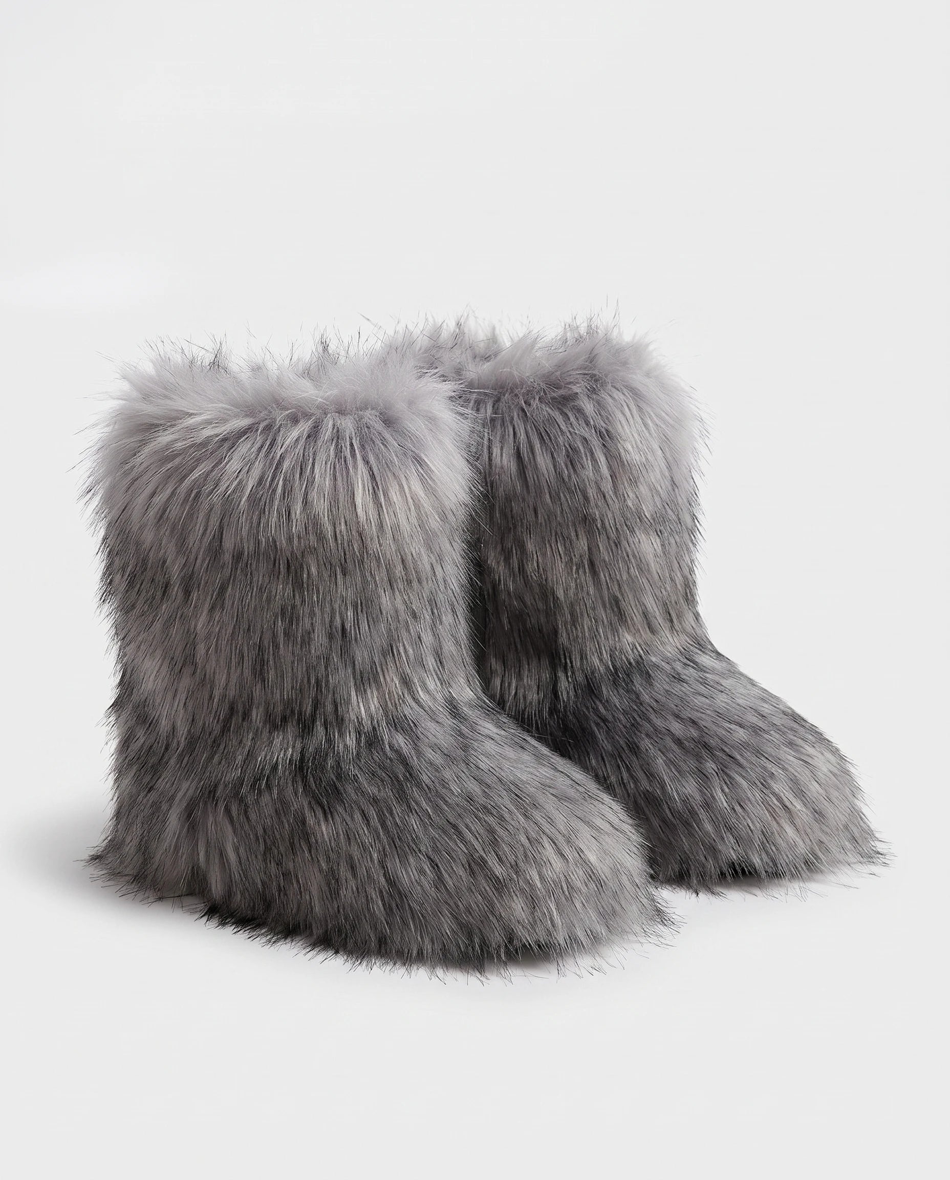 Boots moelleuses en fausse fourrure Fanette — Gris, paire en packshot studio