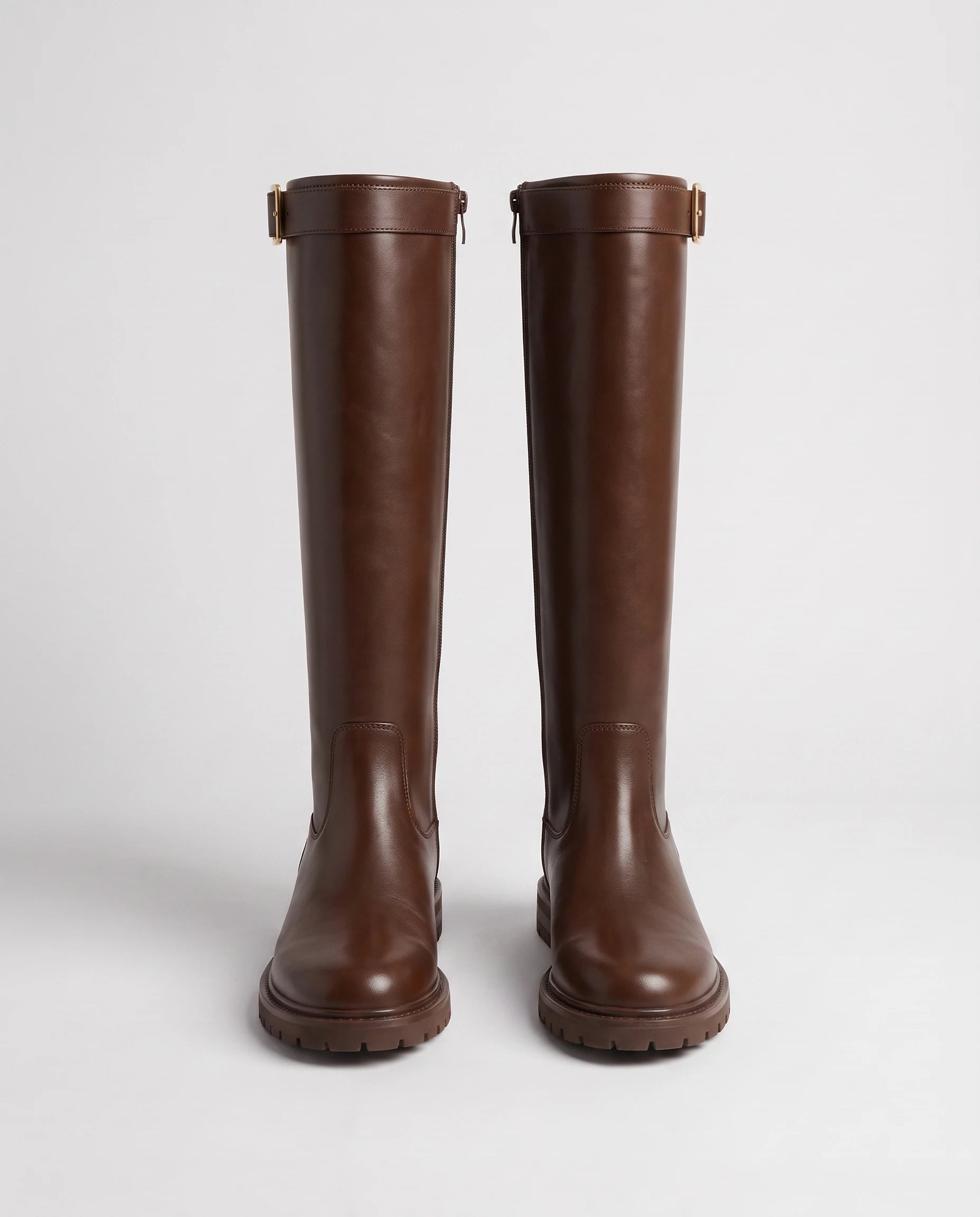 Bottes cavalieres a plateforme en simili Radegonde Marron Café — packshot studio