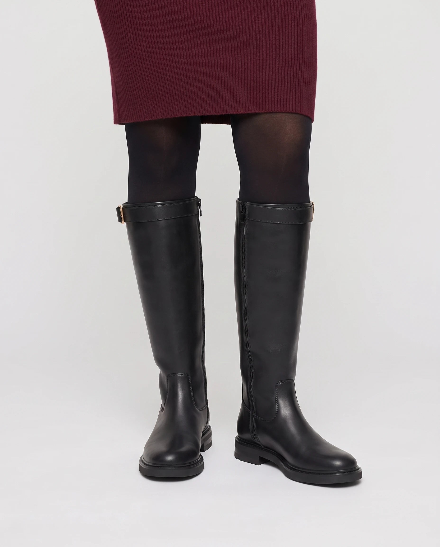 Bottes cavalieres a plateforme en simili Radegonde Noir — portées, plan rapproché