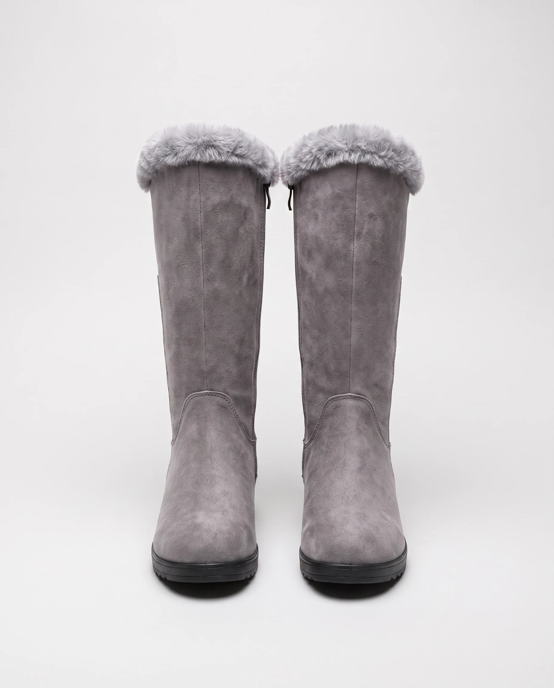 Bottes fourrées zippées en suédine Douce — Gris, paire en packshot studio