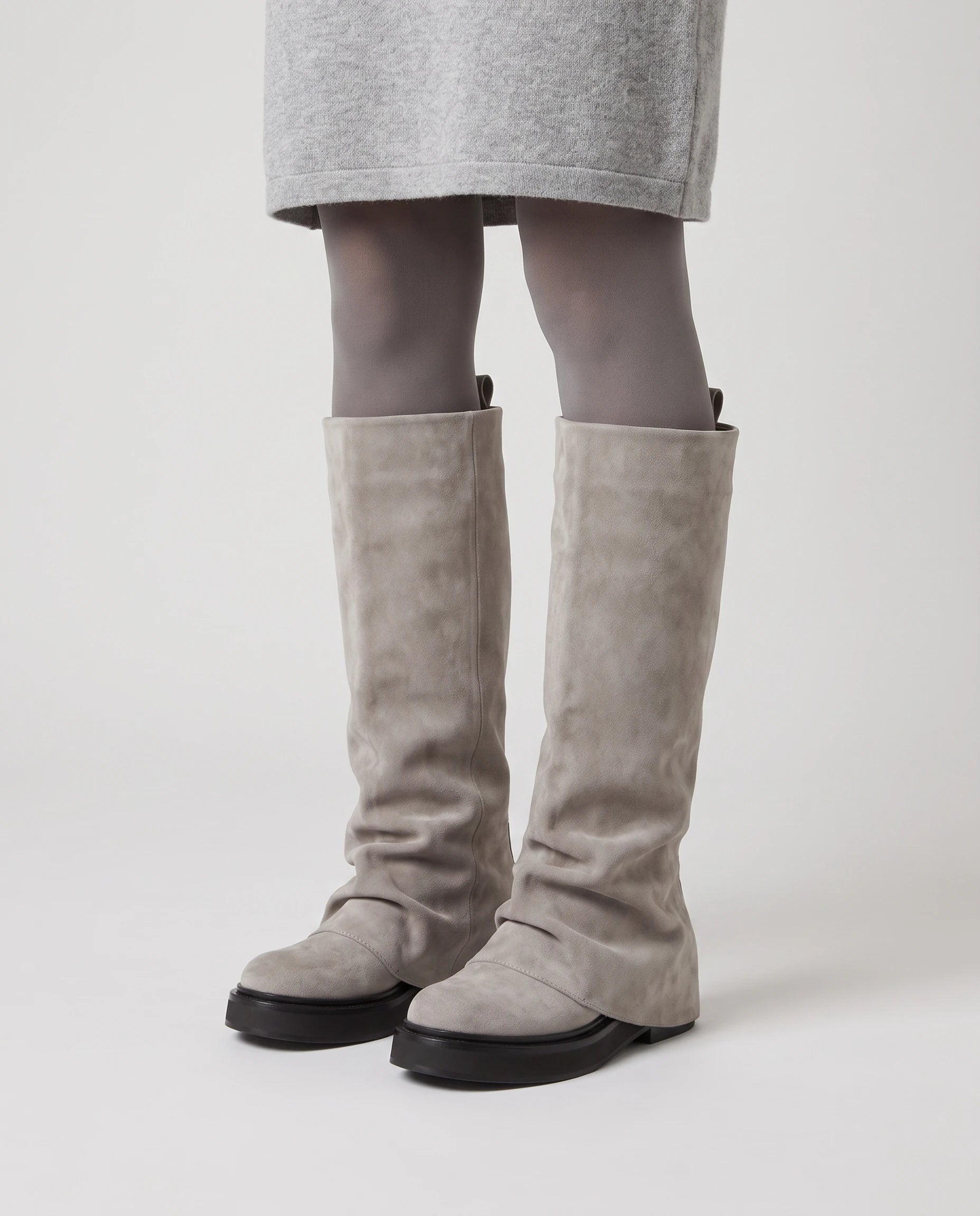 Bottes à guêtre repliée Wanda — Gris, portées en plan rapproché