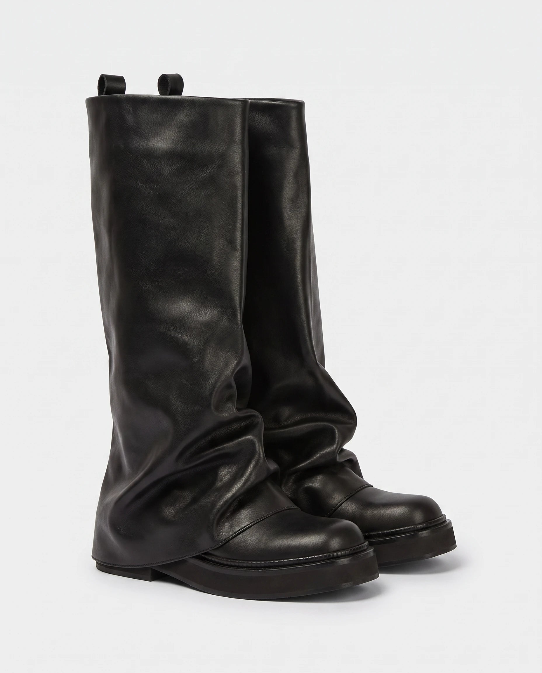 Bottes à guêtre repliée Wanda — Noir, paire en packshot studio