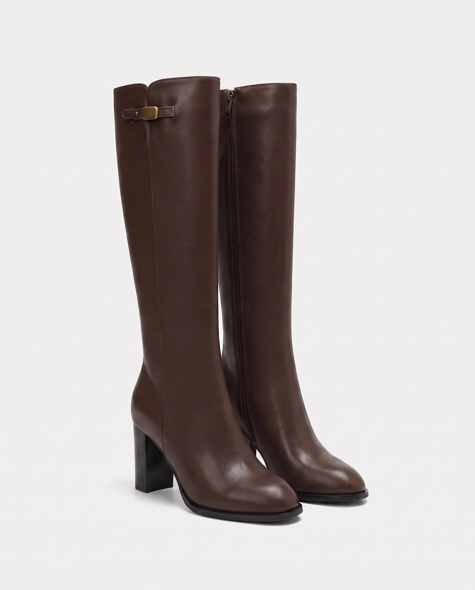 Bottes hautes a talon rond en simili Sylvanie Chocolat Foncé — packshot studio