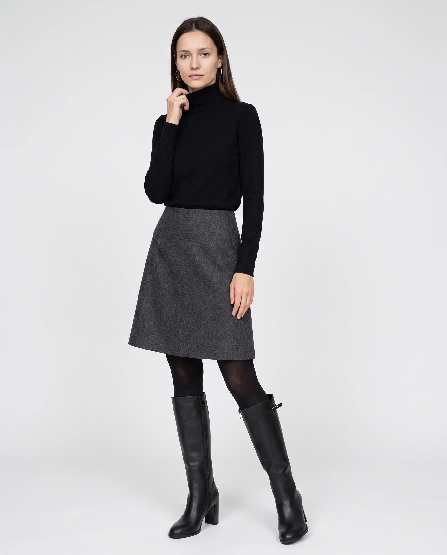 Bottes hautes a talon rond en simili Sylvanie Noir — portées en pied