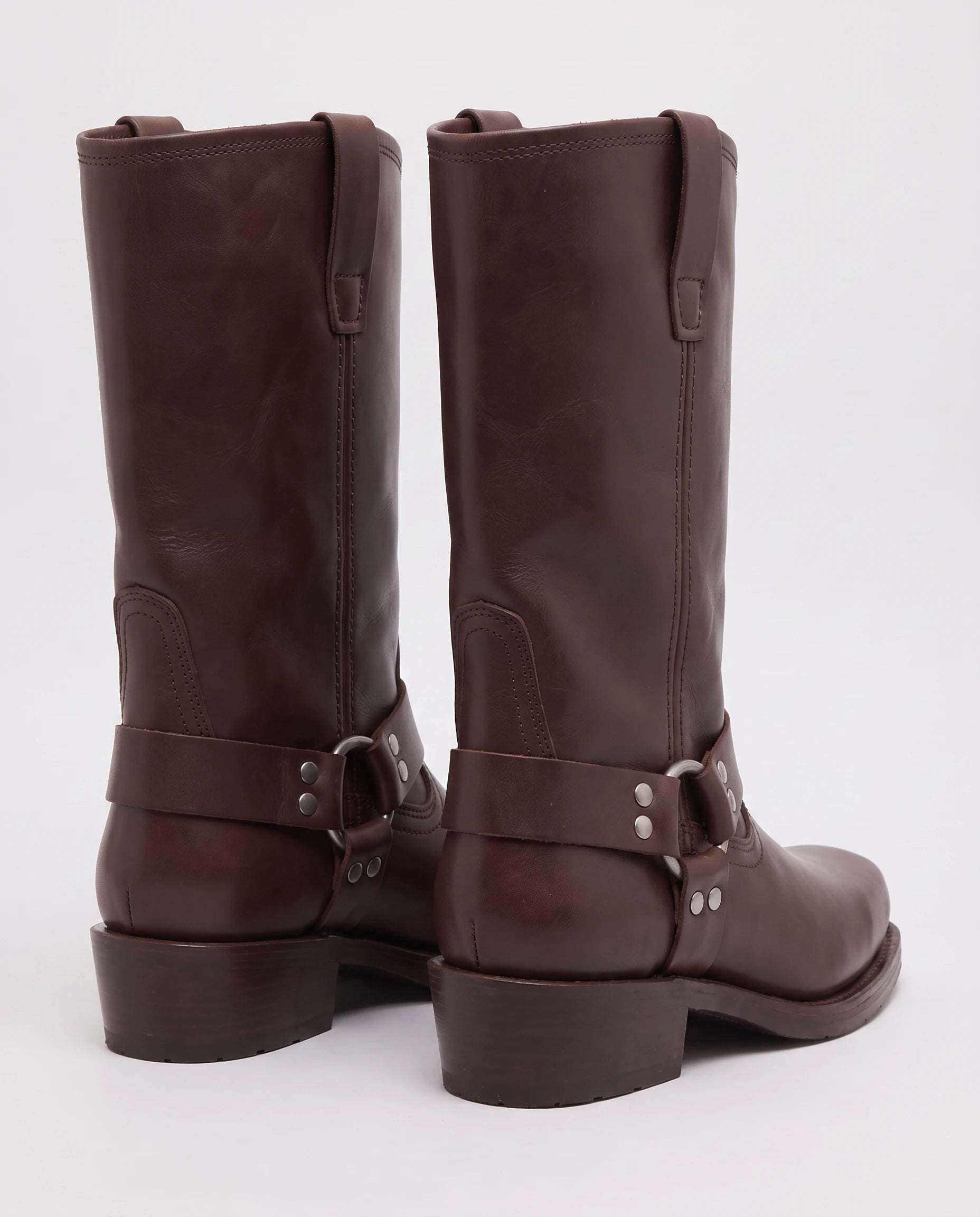 Bottes motardes mi-mollet effet cuir Irmine — Chocolat, paire vue de trois quarts arrière
