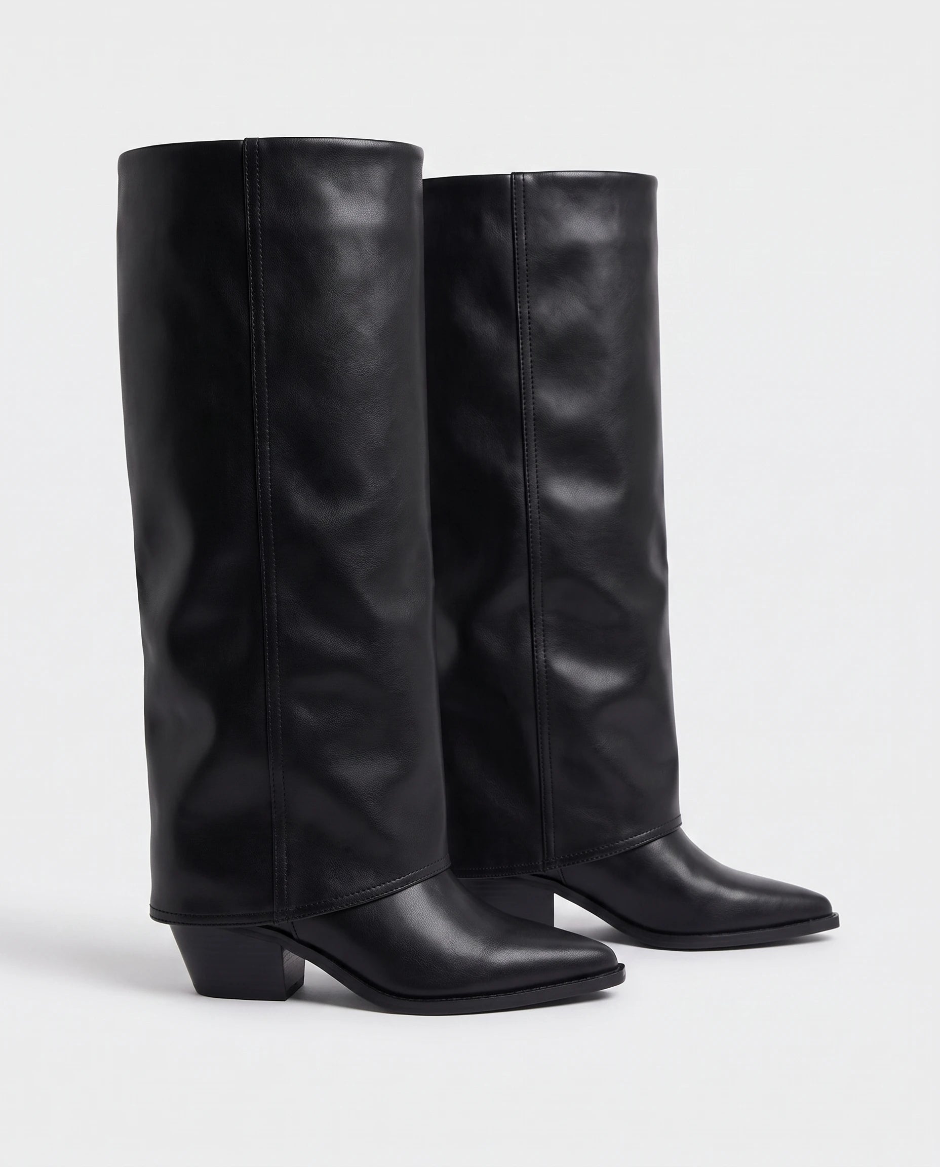 Bottes hautes à revers en simili Rosemarie — Noir, paire en packshot studio