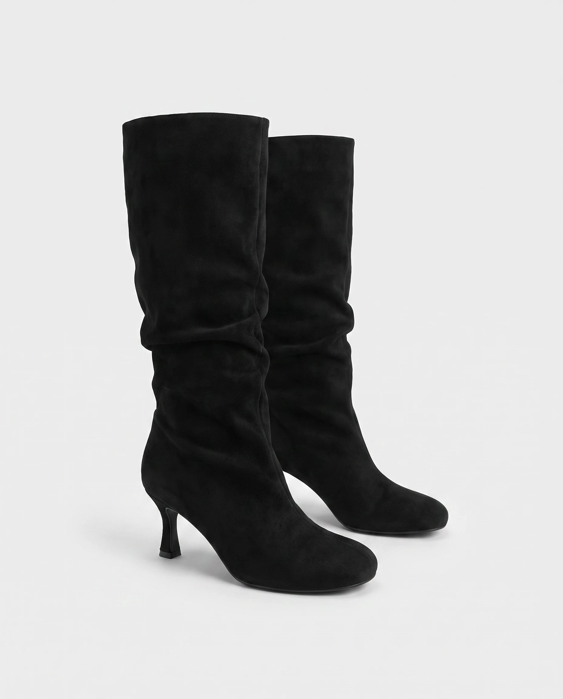 Bottes slouch à talon kitten Vérane — Noir, paire en packshot studio