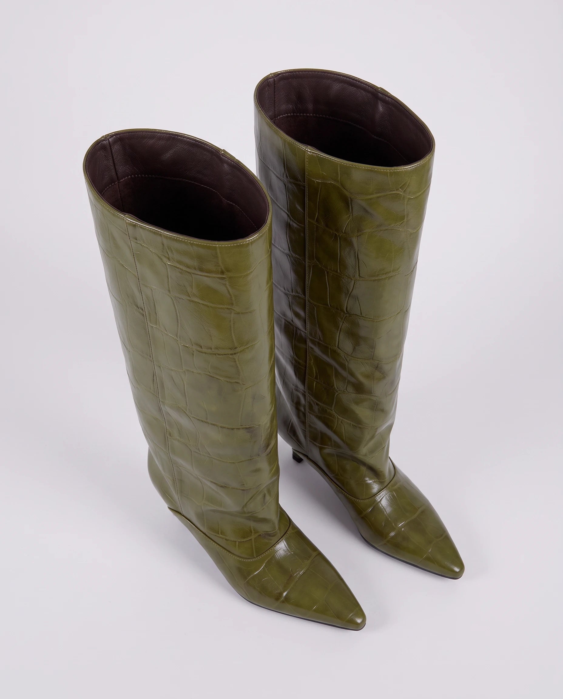 Bottes souples à petit talon effet croco Micheline — Vert Olive, packshot vue complémentaire