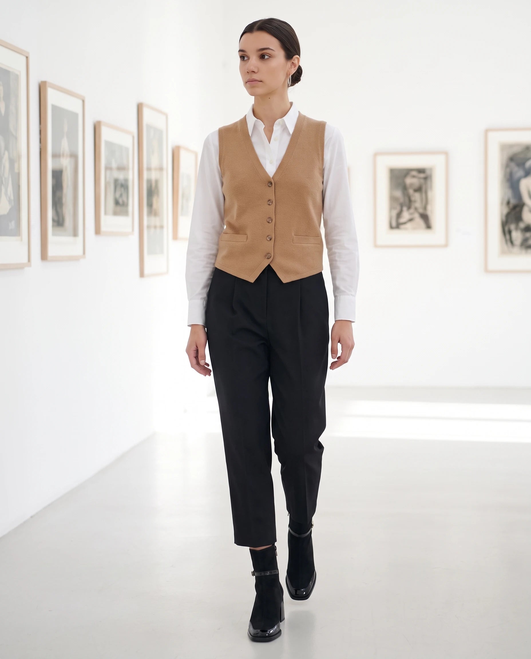 Bottines bi-matiere a bout verni Hyacinthe Noir — portées en situation