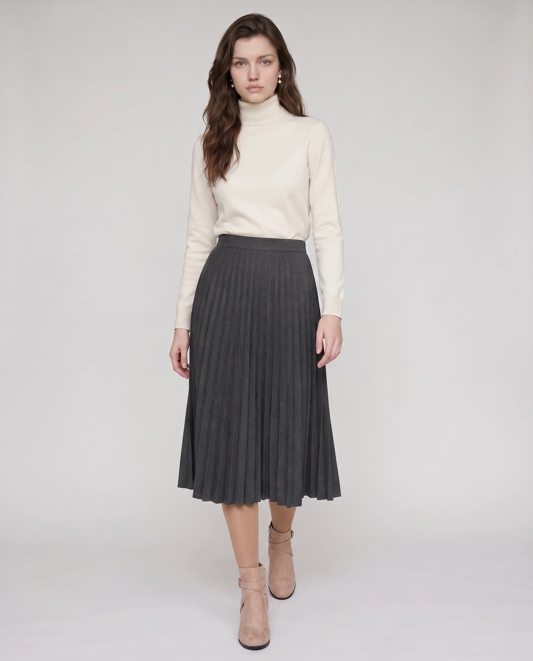 Bottines a bride et boucle en suedine Armantine Rose Nude — portées en pied