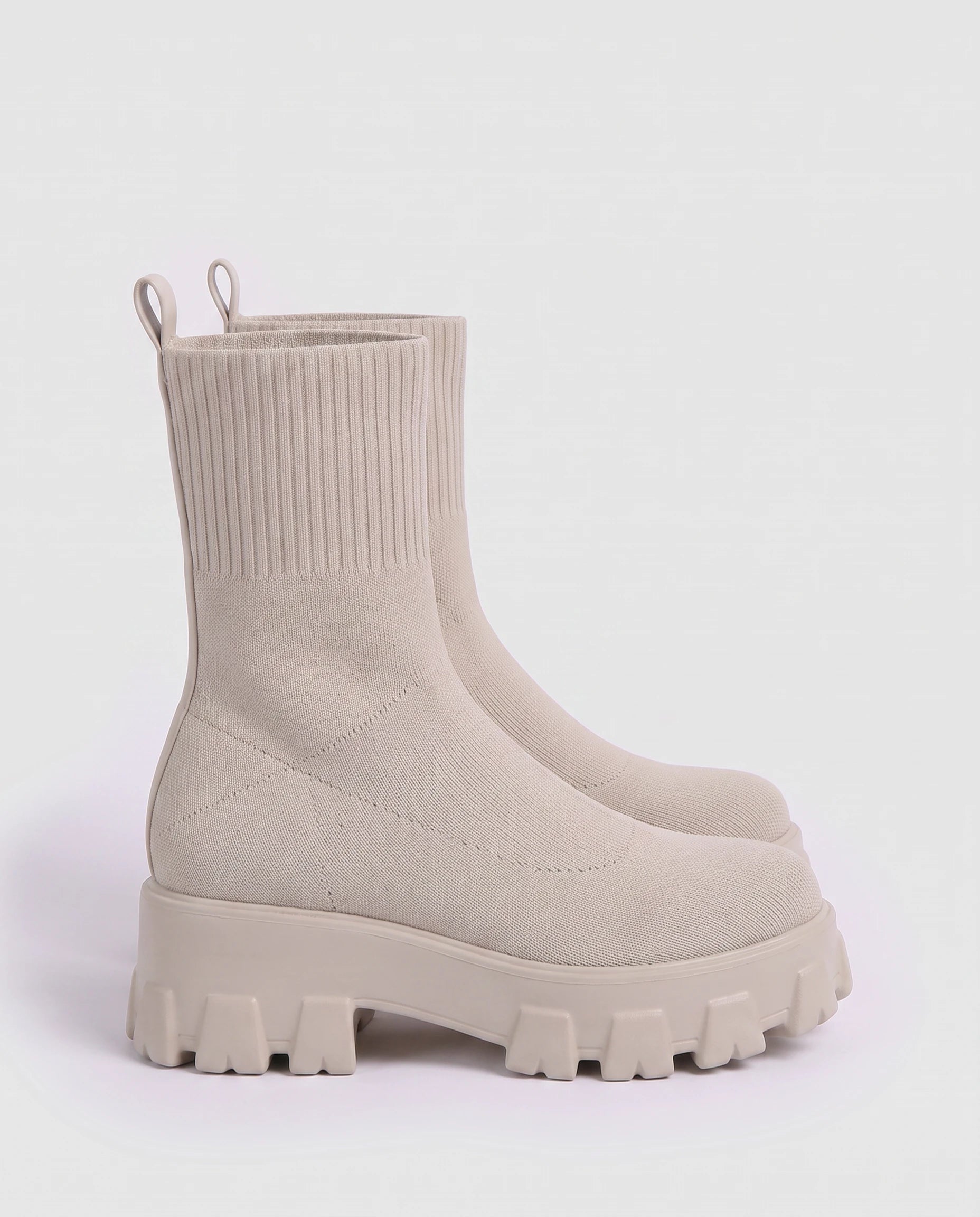 Bottines chaussettes à plateforme Antoinette — Beige, paire vue de profil, hauteur de tige et plateforme