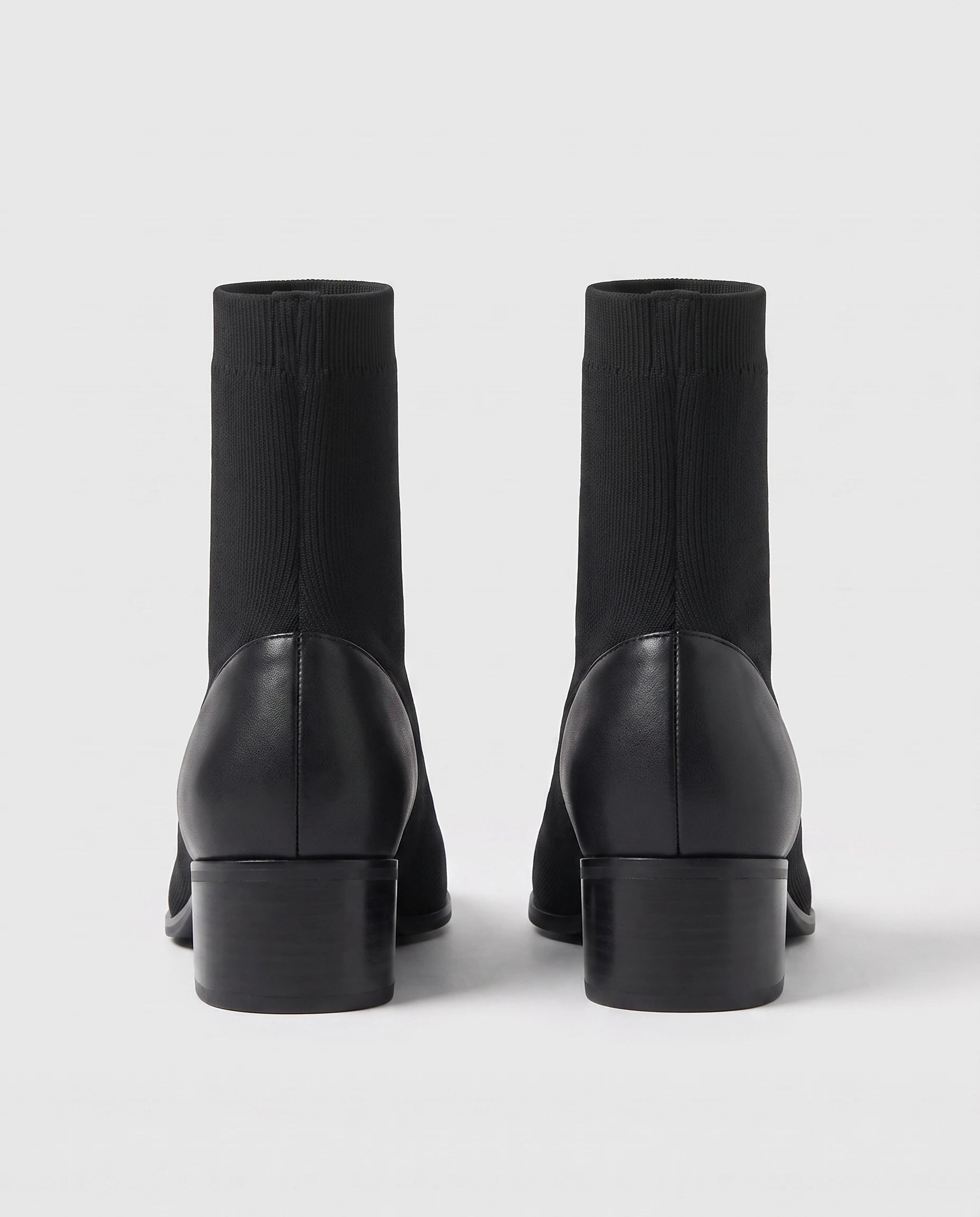 Bottines chaussettes en maille a talon bloc Cyprienne Noir — packshot, second angle