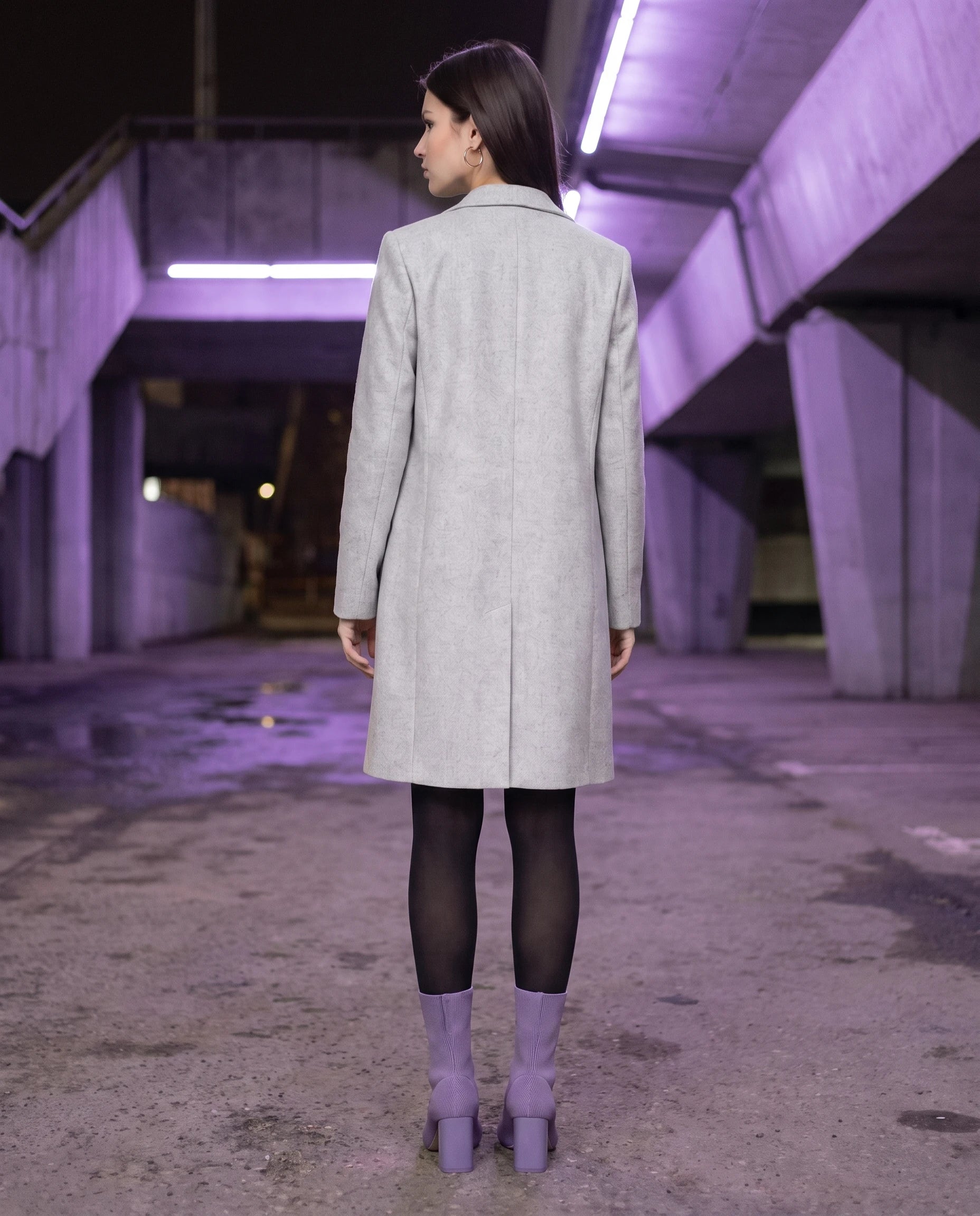 Bottines chaussettes en maille a talon haut Adelphine Améthyste — portées en extérieur