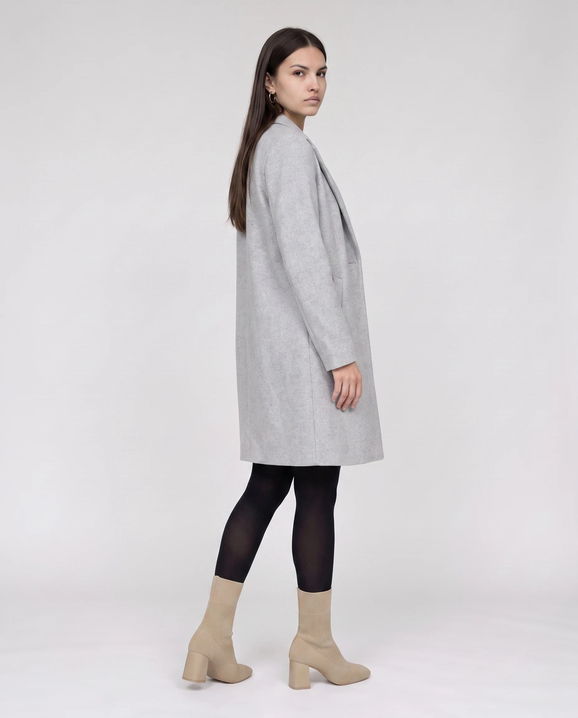 Bottines chaussettes en maille a talon haut Adelphine Sable — portées en pied