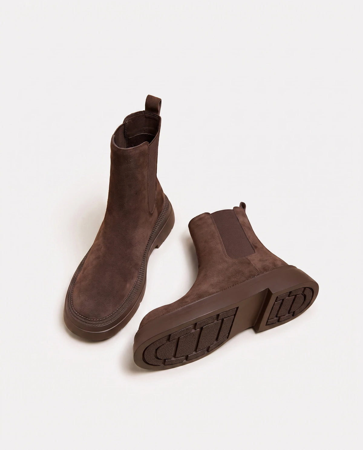 Chelsea Boots in Wildlederoptik Améline — Schokobraun, Detail der Profilsohle