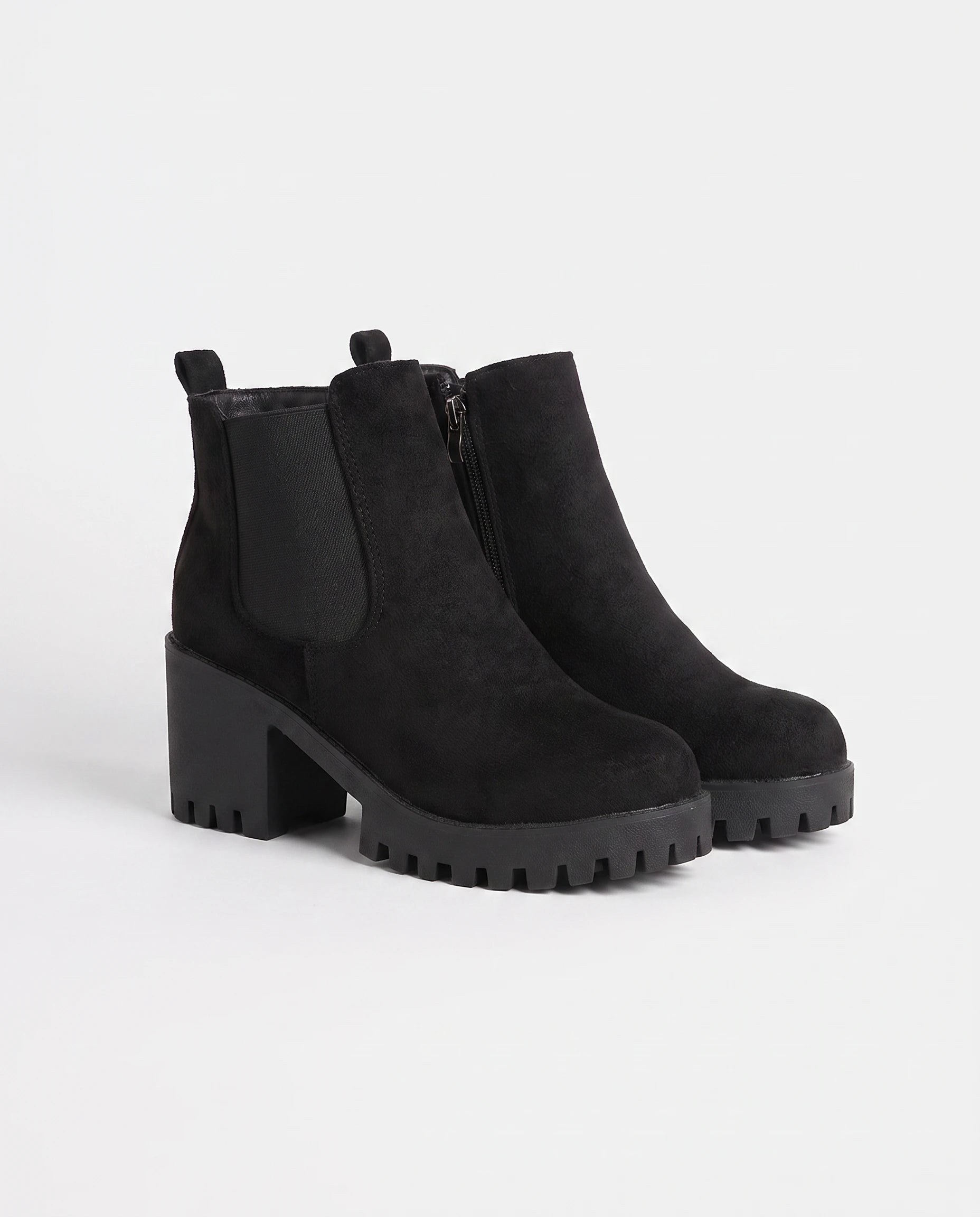 Bottines chelsea à talon en suédine Athalie — Noir, paire vue de trois quarts studio