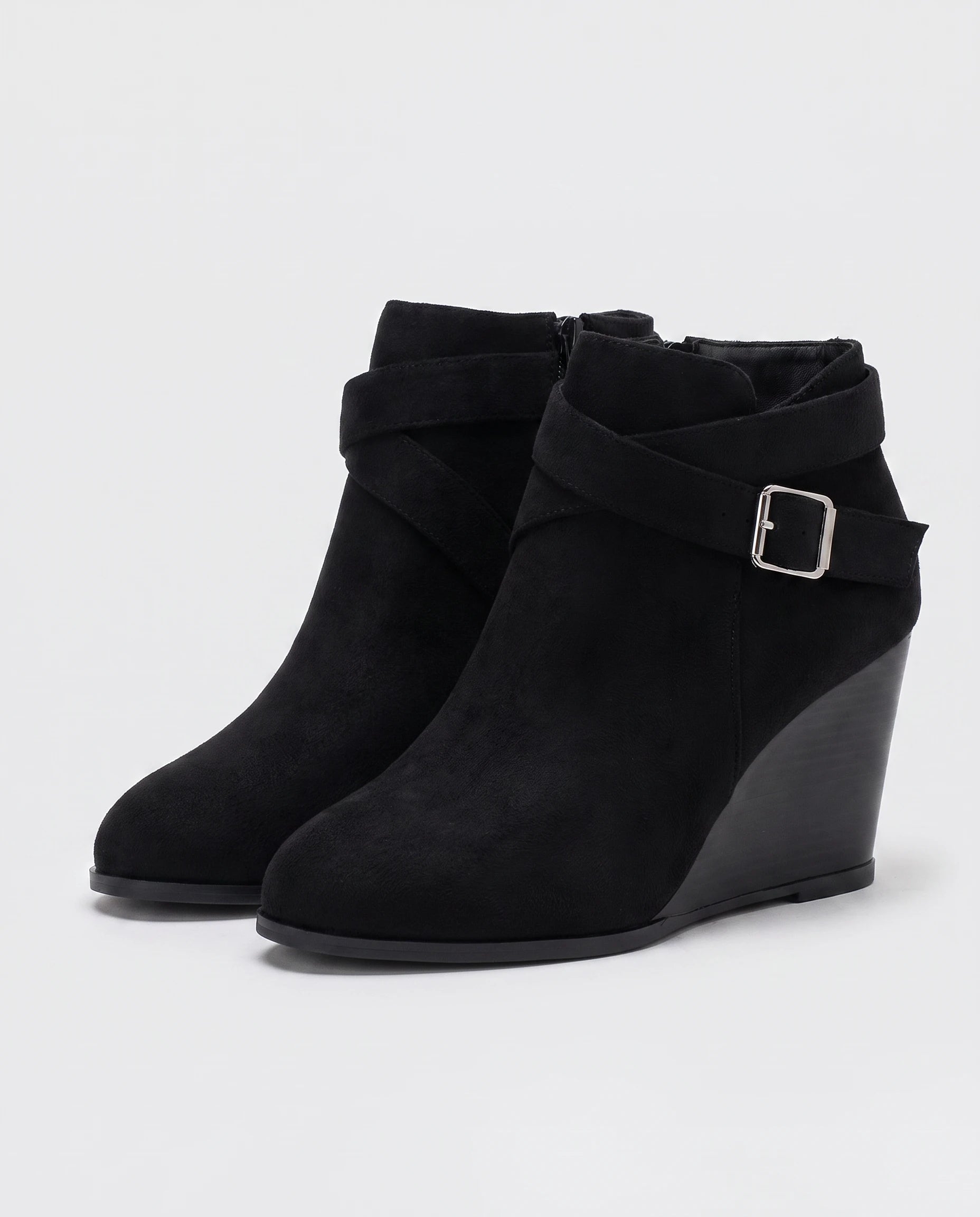 Bottines a talon compense en suedine Rosaline Noir — packshot studio