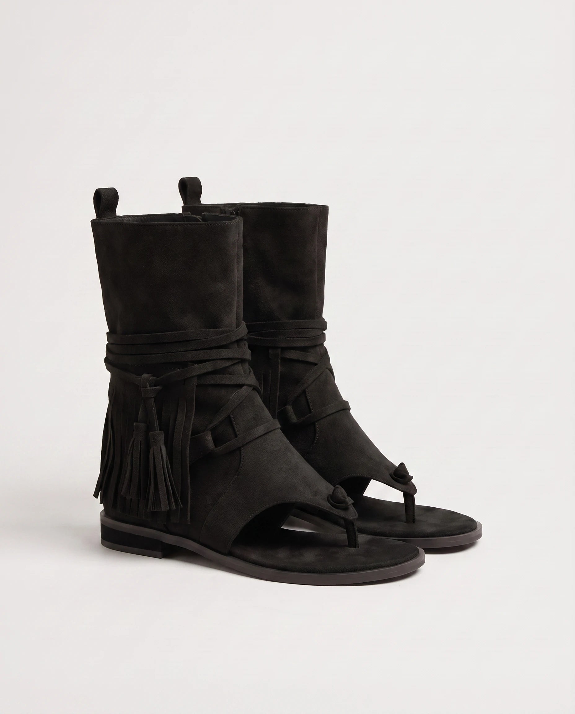 Bottines gladiateur à franges en suédine Vianne — Noir, paire en packshot studio