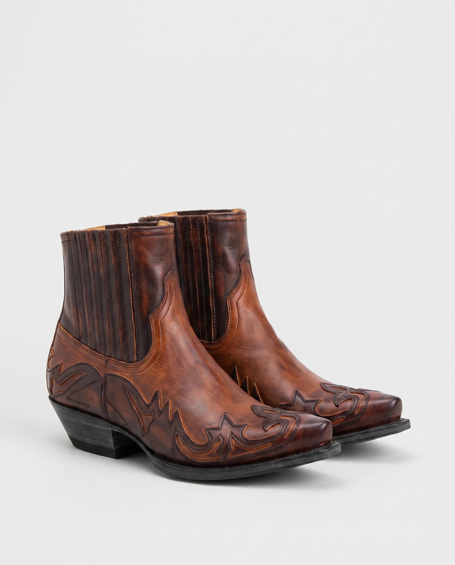 Bottines western à bout pointu en simili Mathurine Brun Cacao — packshot studio