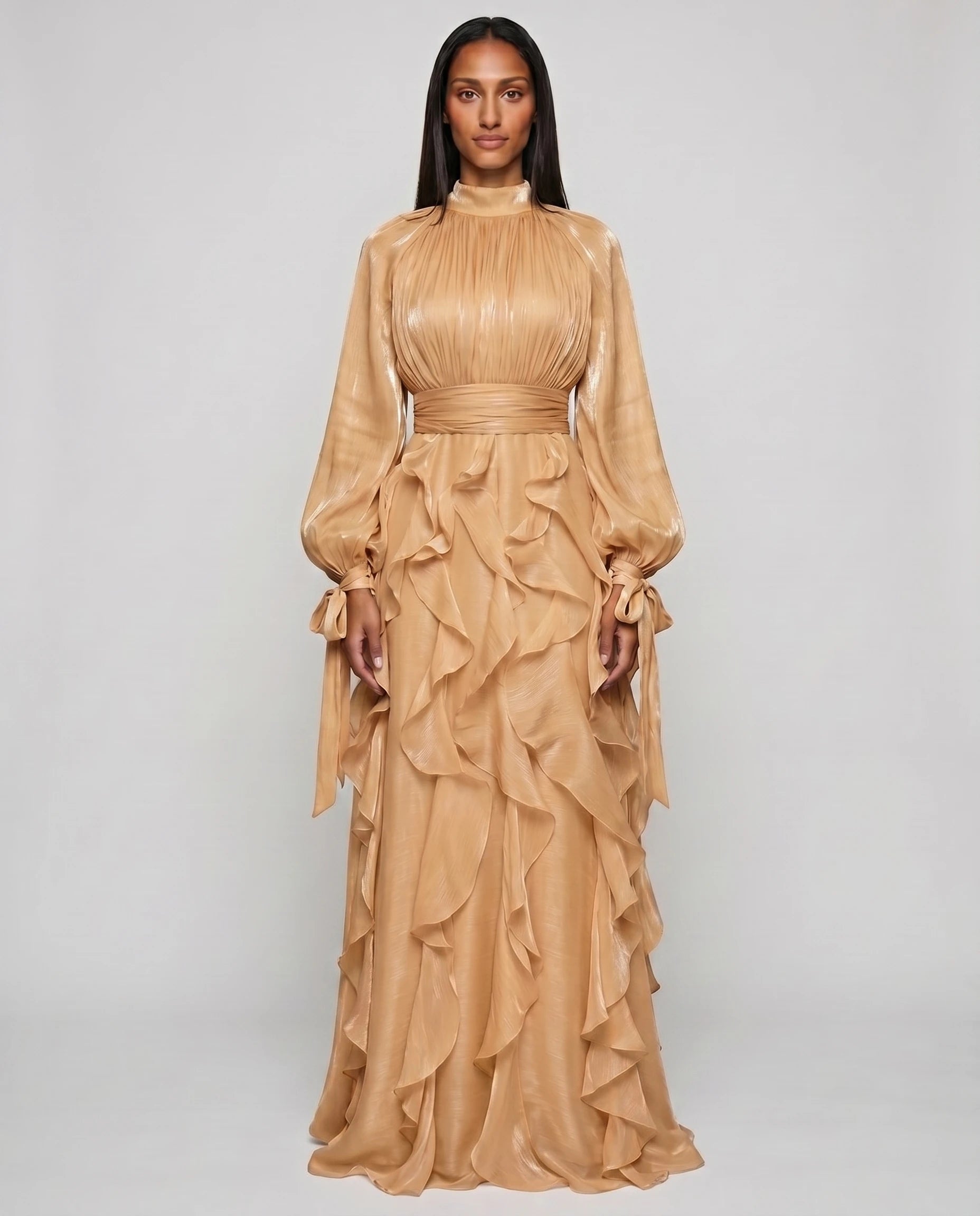 Robe de soiree longue a volants caramel studio face