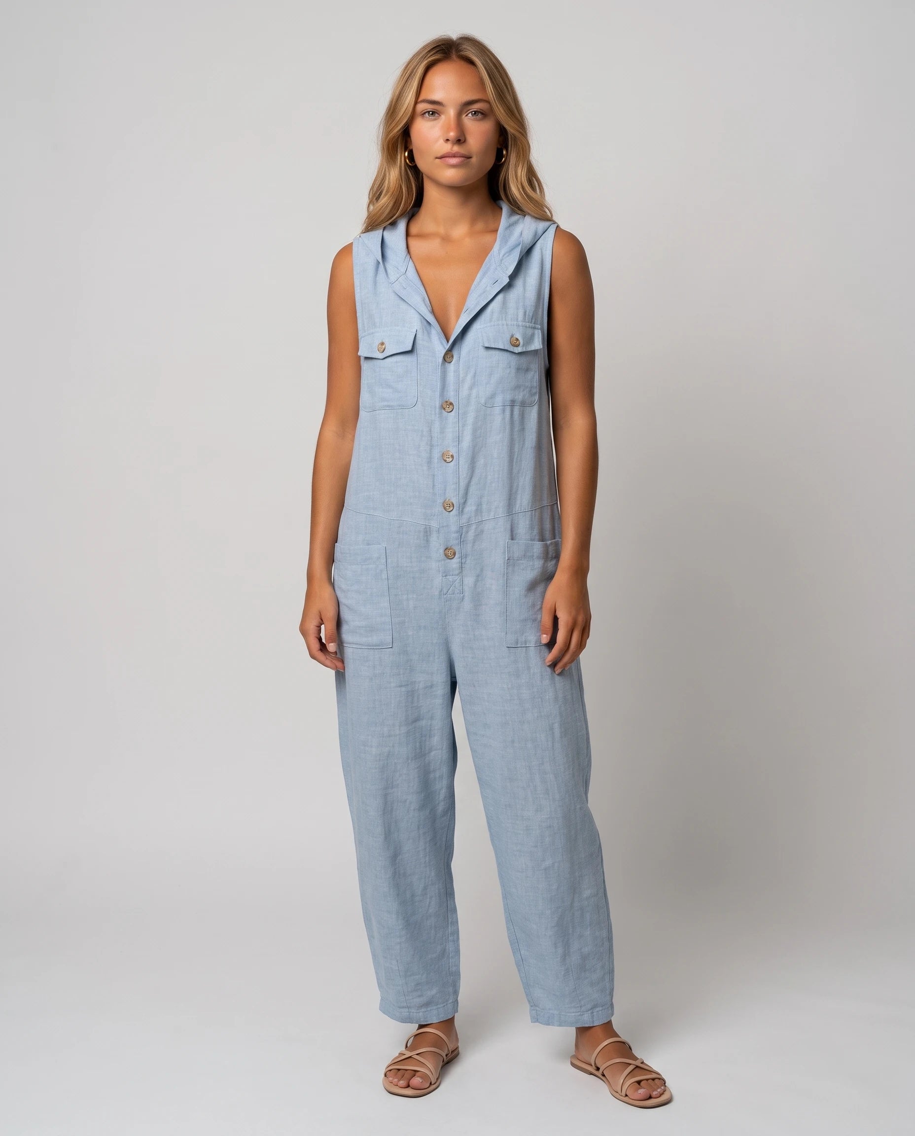 Combinaison sans manches en lin a capuche Flavie - coloris Bleu Chambray, vue de face