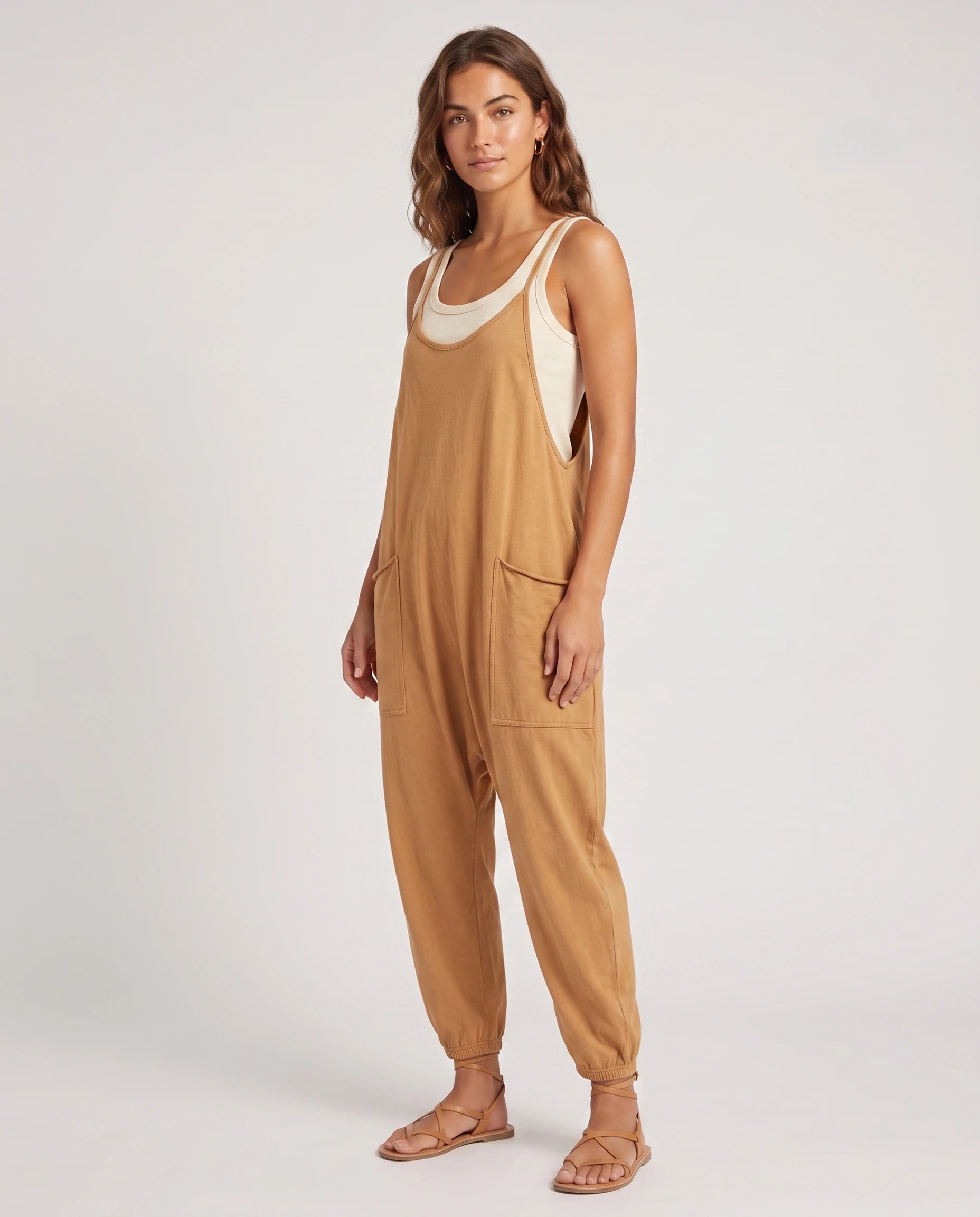 Combinaison ample à bretelles — Agathe - Camel - studio trois-quarts
