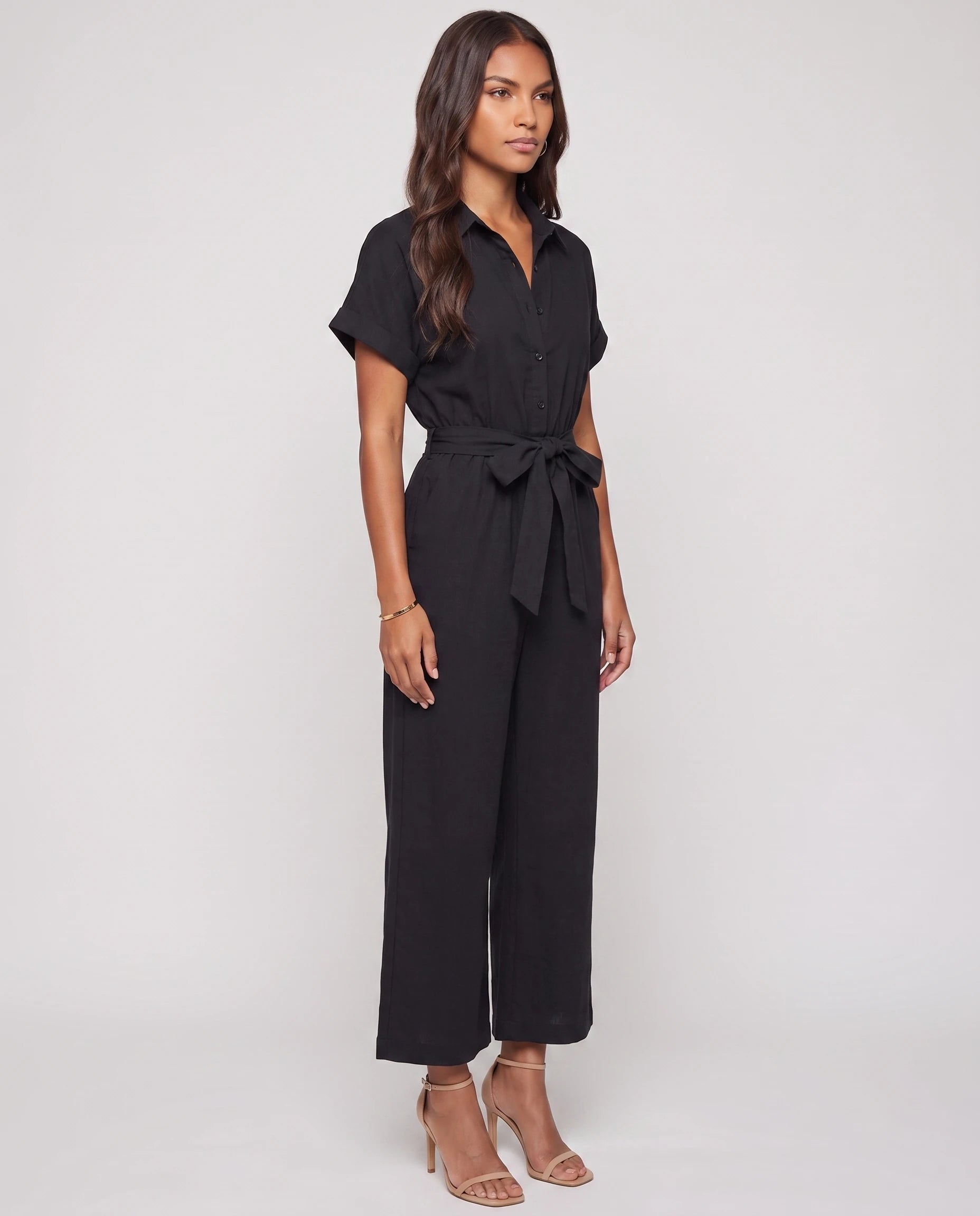 Combinaison fluide ceinturee Delphine - Noir - studio trois-quarts