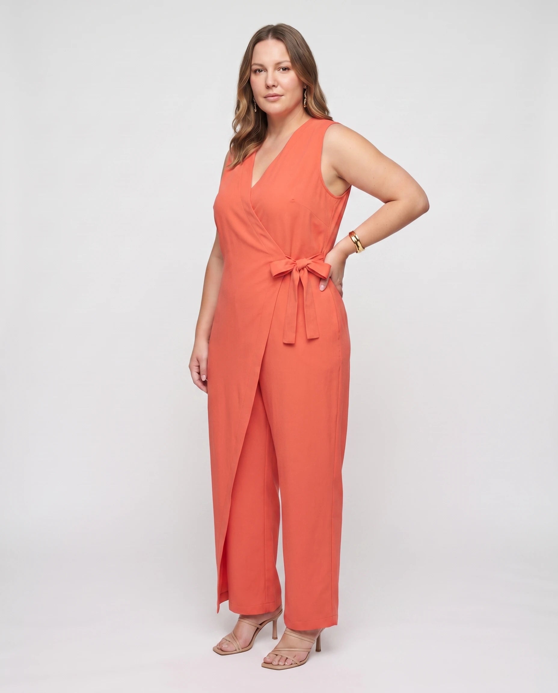 Combinaison fluide col V Honorine Orange - vue trois-quarts studio