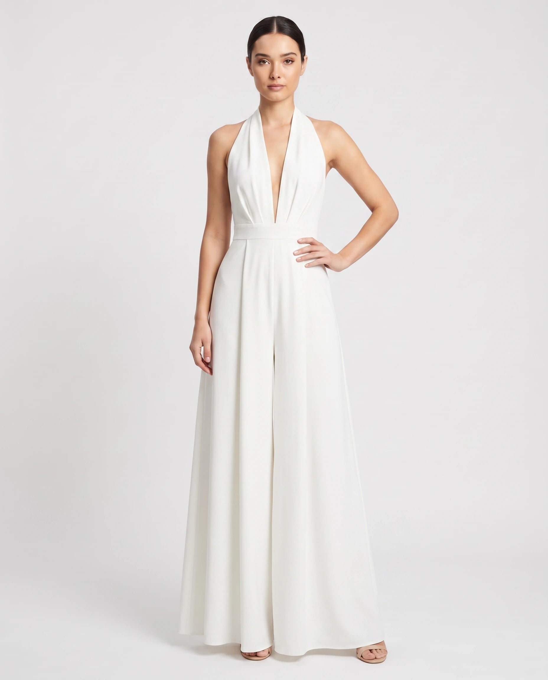 Combinaison habillee dos nu jambe large Blanc, vue de face studio - Celestine | Zolena