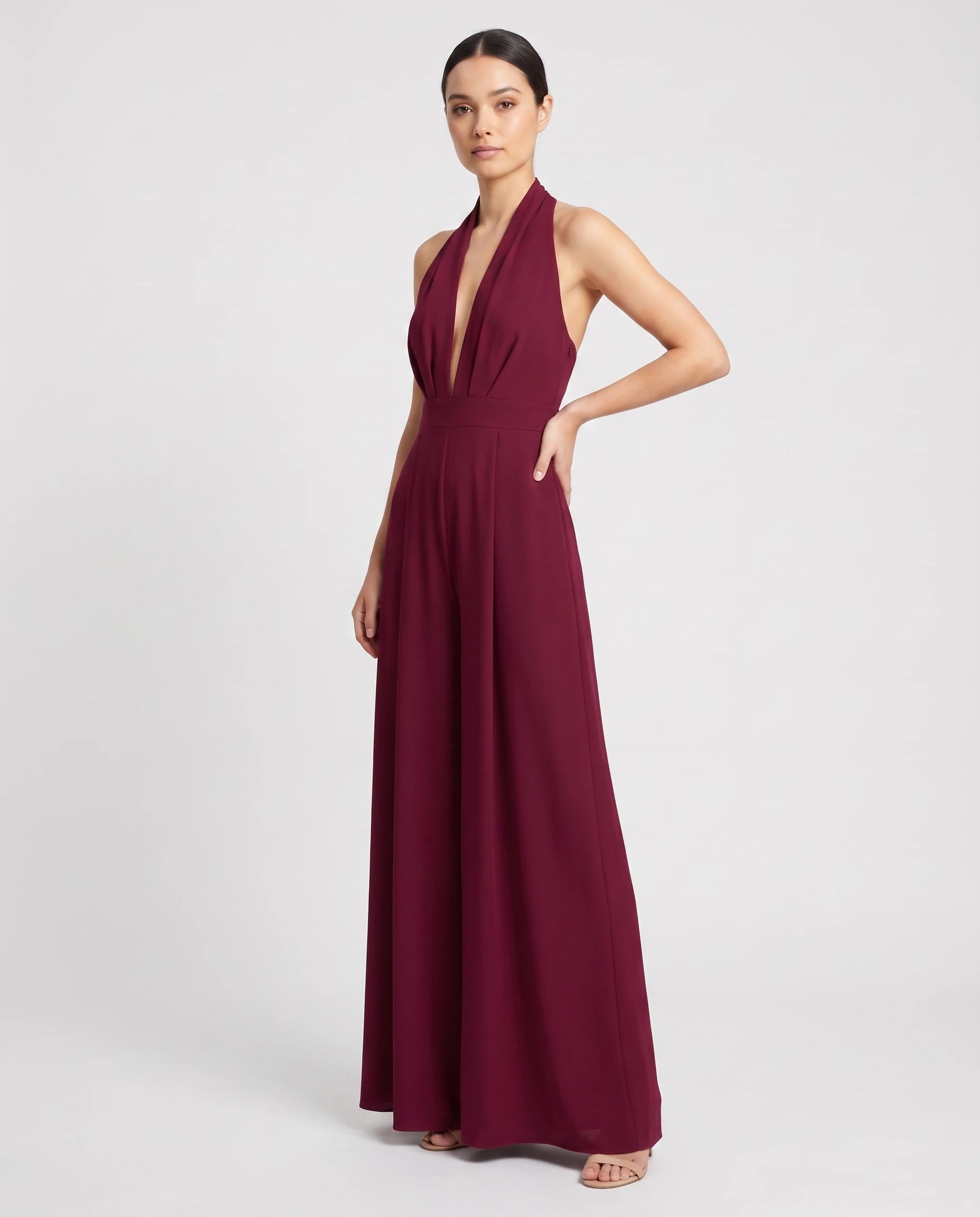 Combinaison habillee dos nu jambe large Bordeaux, vue trois-quarts studio - Celestine | Zolena