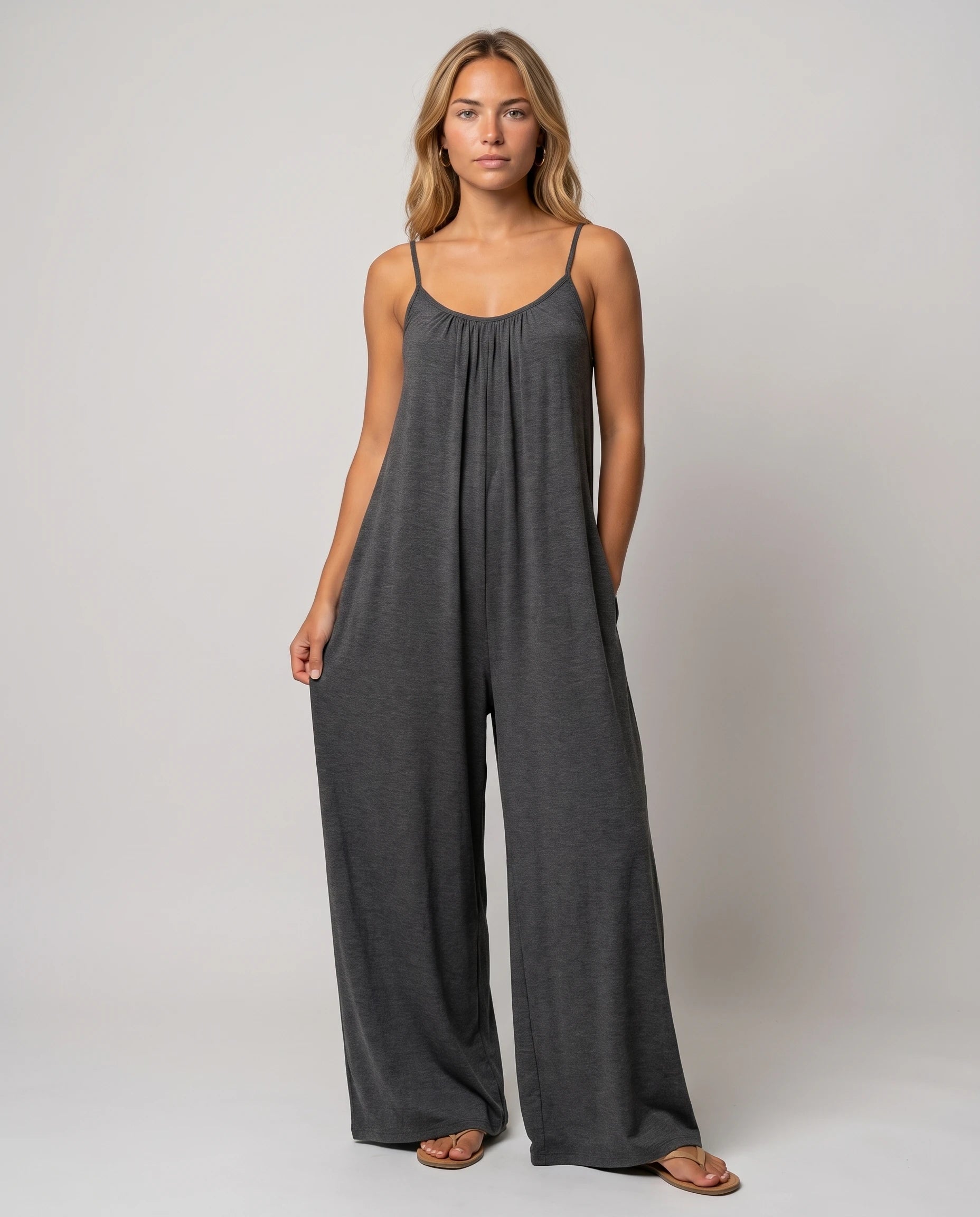 Combinaison fluide jambe large Séverine, coloris Anthracite, vue studio de face