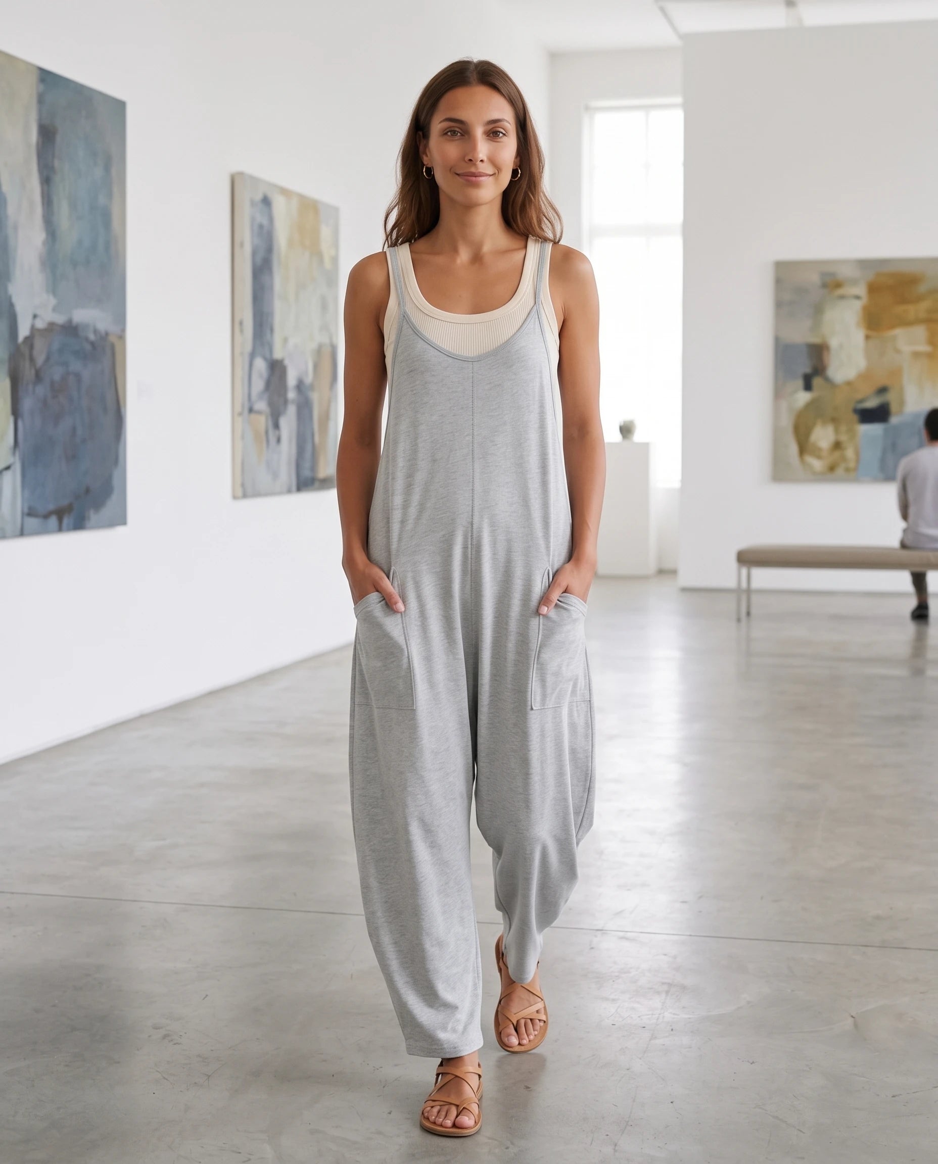 Combinaison ample à bretelles — Agathe - Gris clair - lifestyle