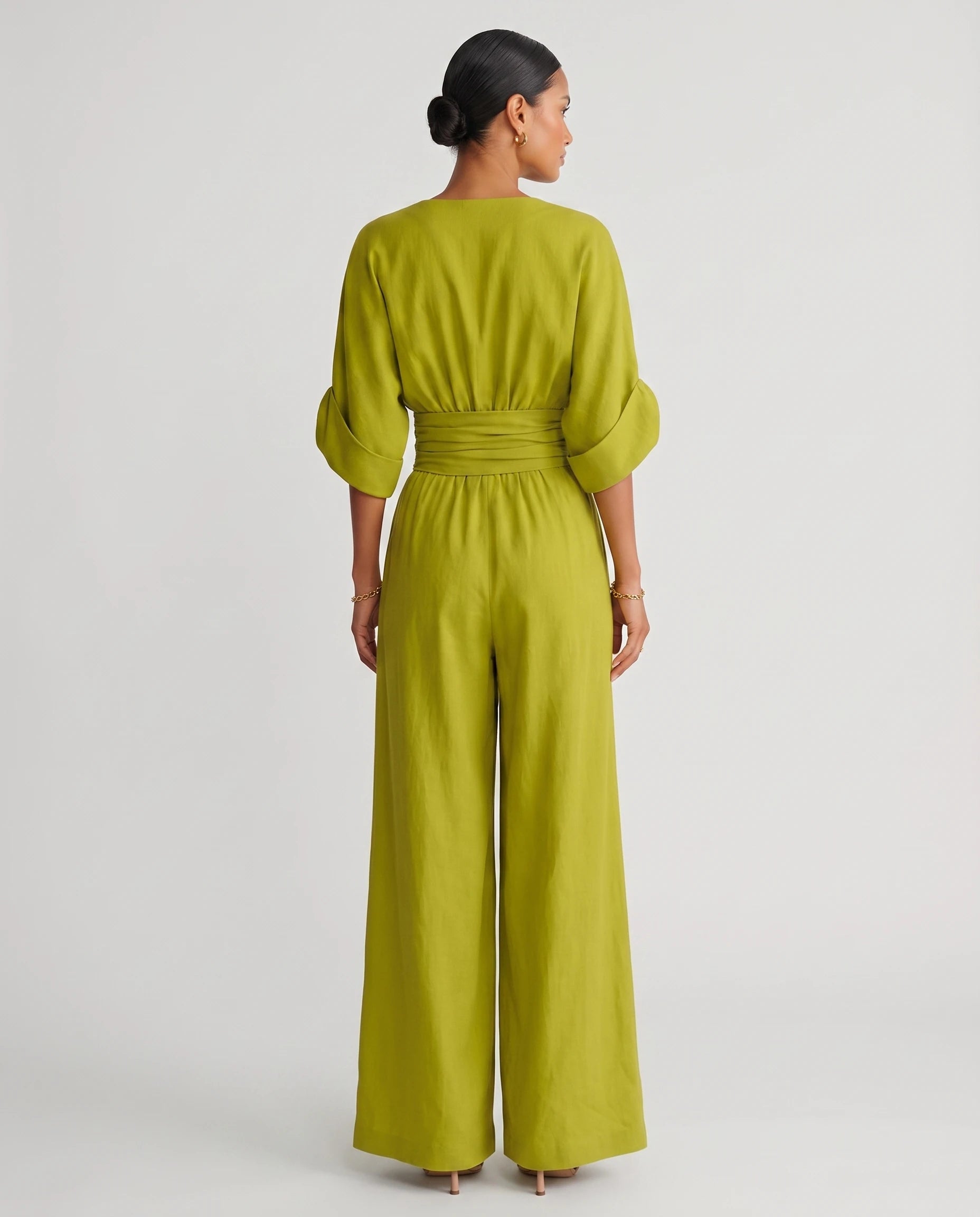 Combinaison habillee jambe large Vert Matcha, vue de dos studio - Ophelie | Zolena