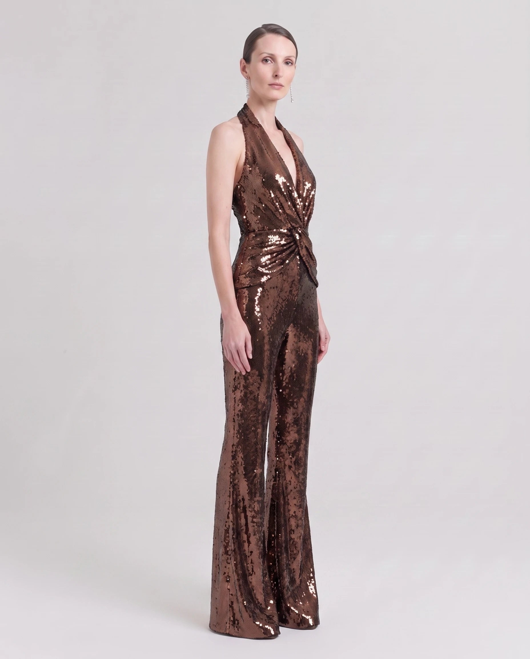 Combinaison a paillettes dos nu Bronze, vue trois-quarts studio - Liane | Zolena