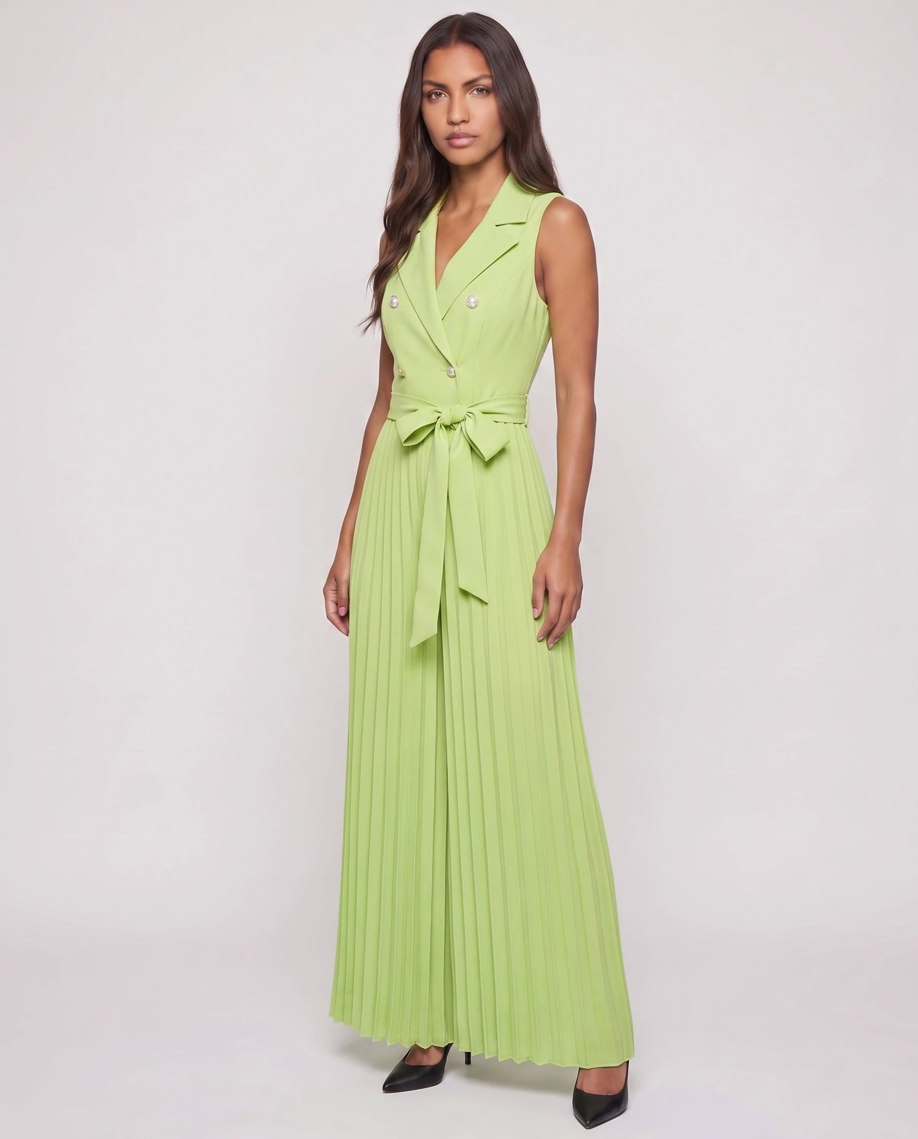 Combinaison habillée plissée à buste blazer Lucinde, coloris Vert prairie, vue de trois-quarts