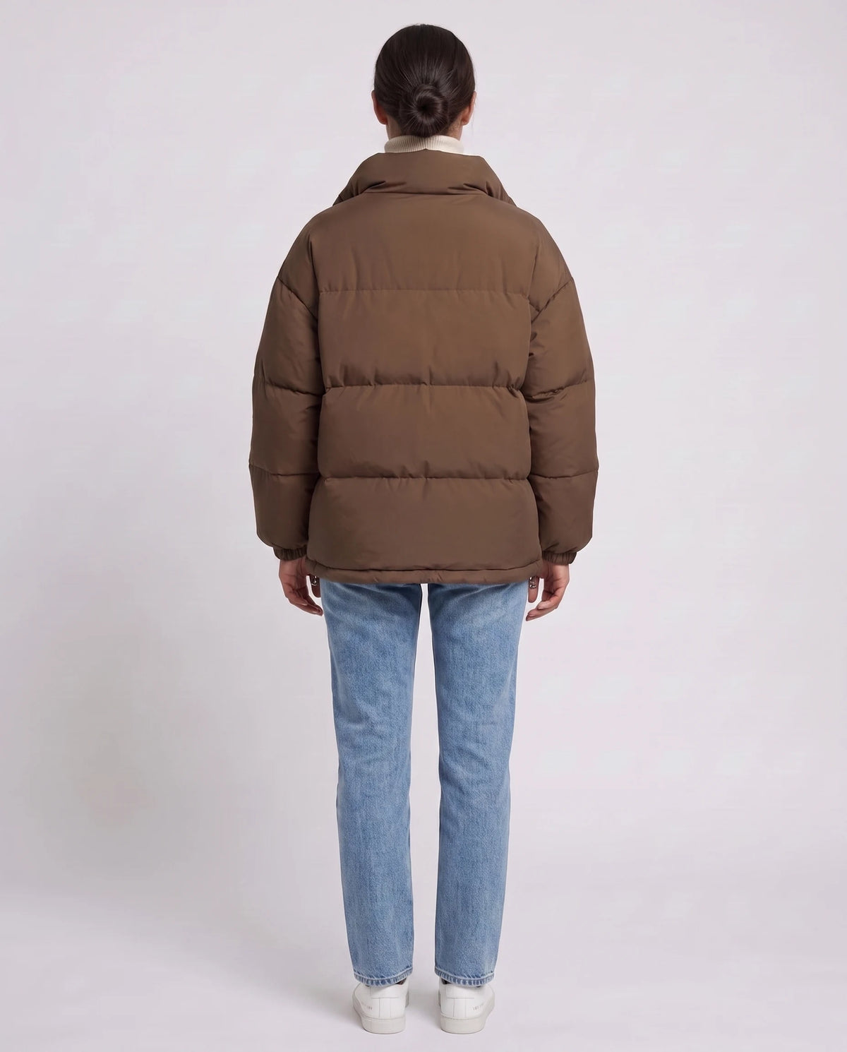 Doudoune courte oversize col montant zip contrasté Alice en Chocolat, vue de dos, caissons horizontaux