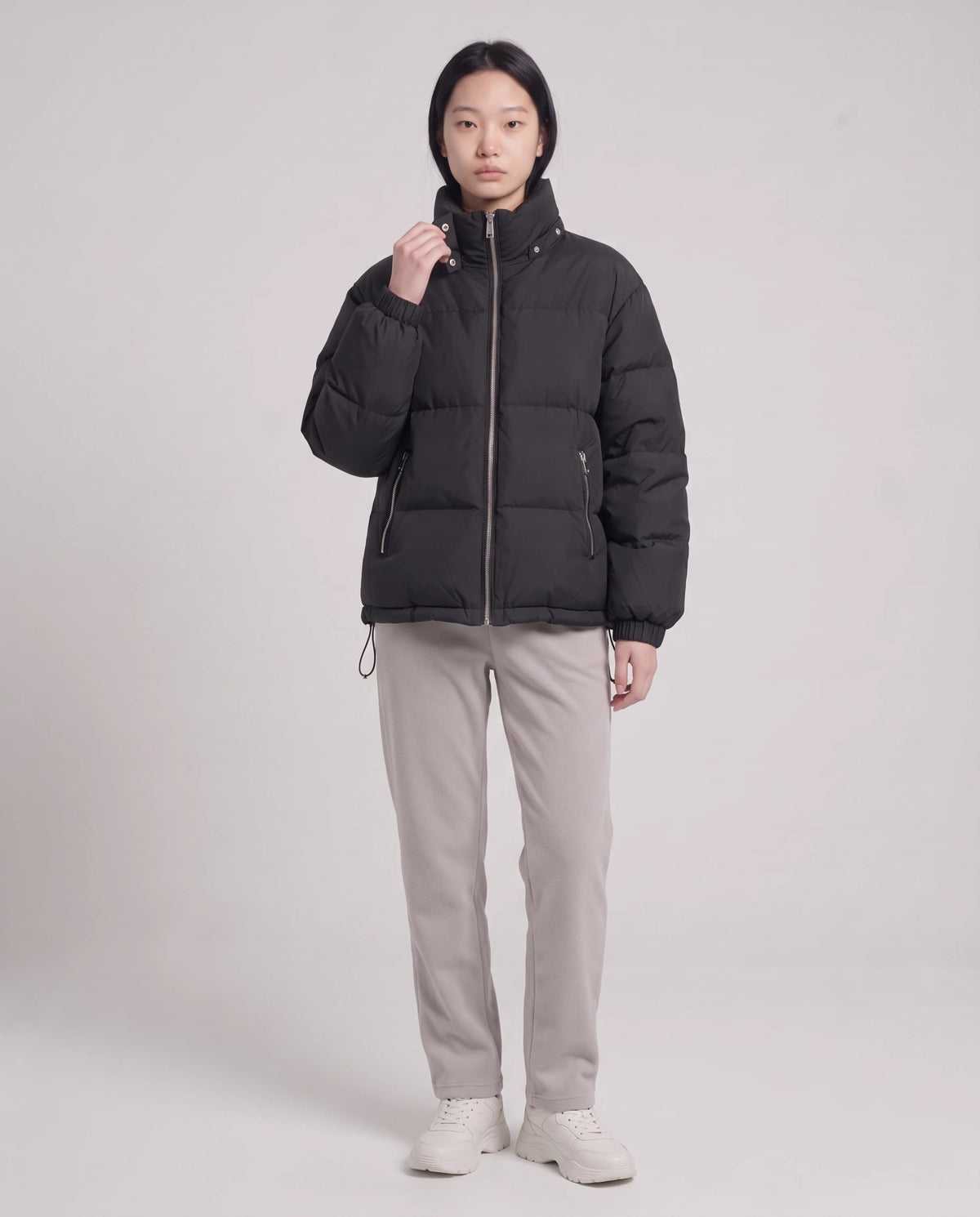 Doudoune courte oversize à capuche amovible Camélia, coloris Noir, capuche retirée, col montant seul