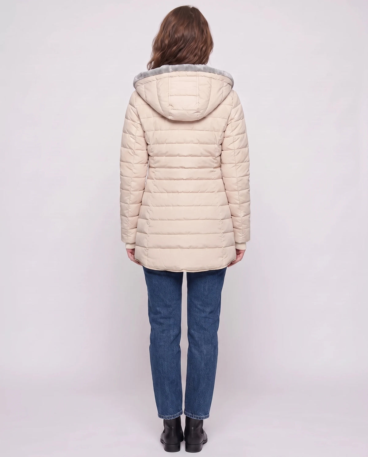 Doudoune mi-longue doublée polaire Aubine en Beige, vue de dos avec capuche doublée