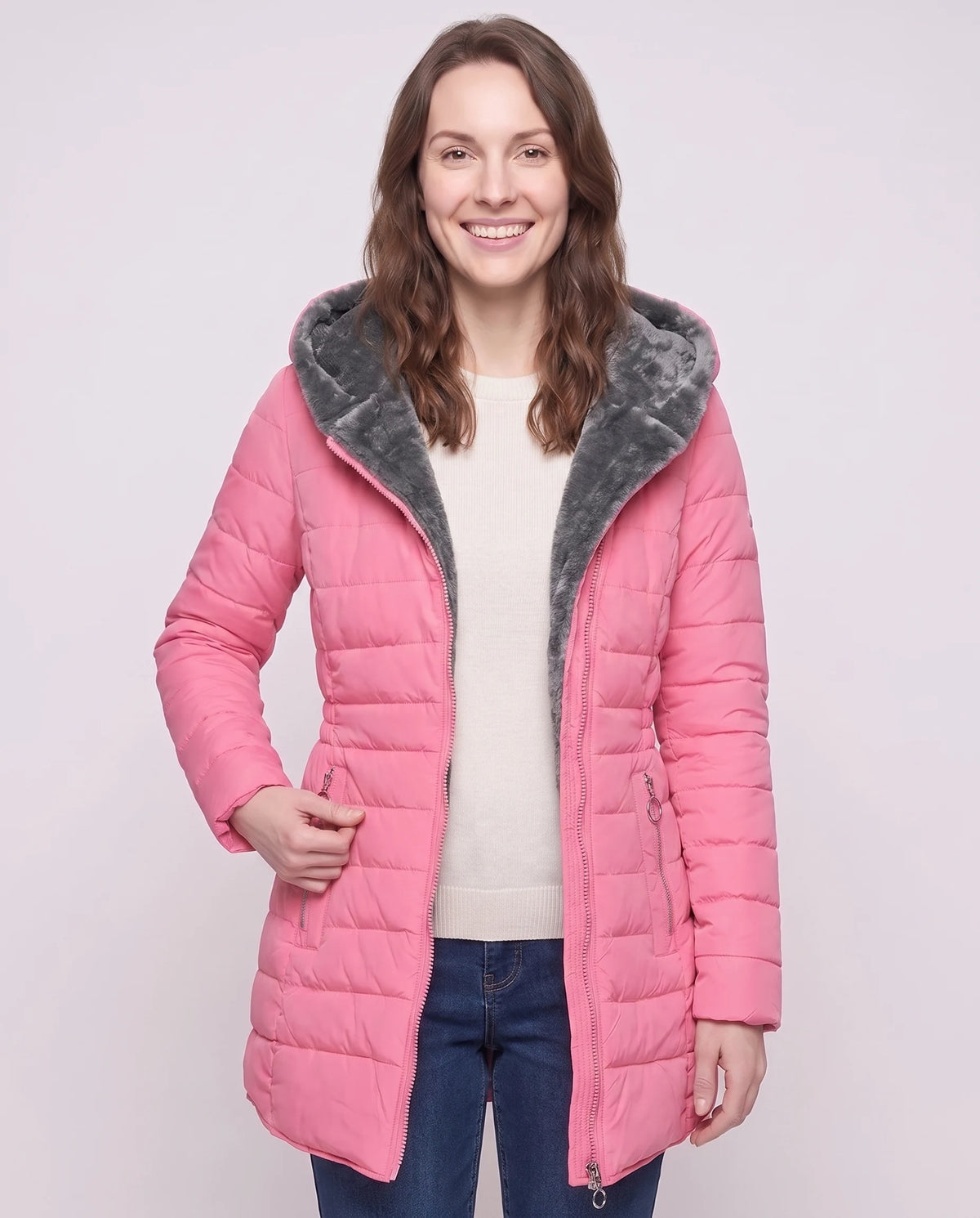 Doudoune mi-longue doublée polaire Aubine en Rose, plan rapproché de face