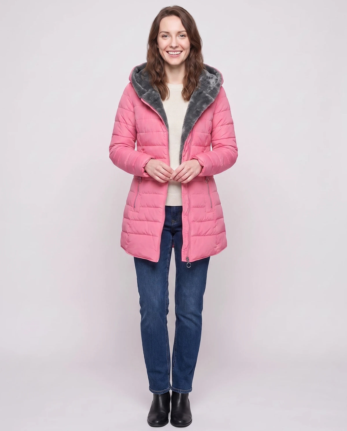 Doudoune mi-longue doublée polaire Aubine en Rose, vue de face en pied