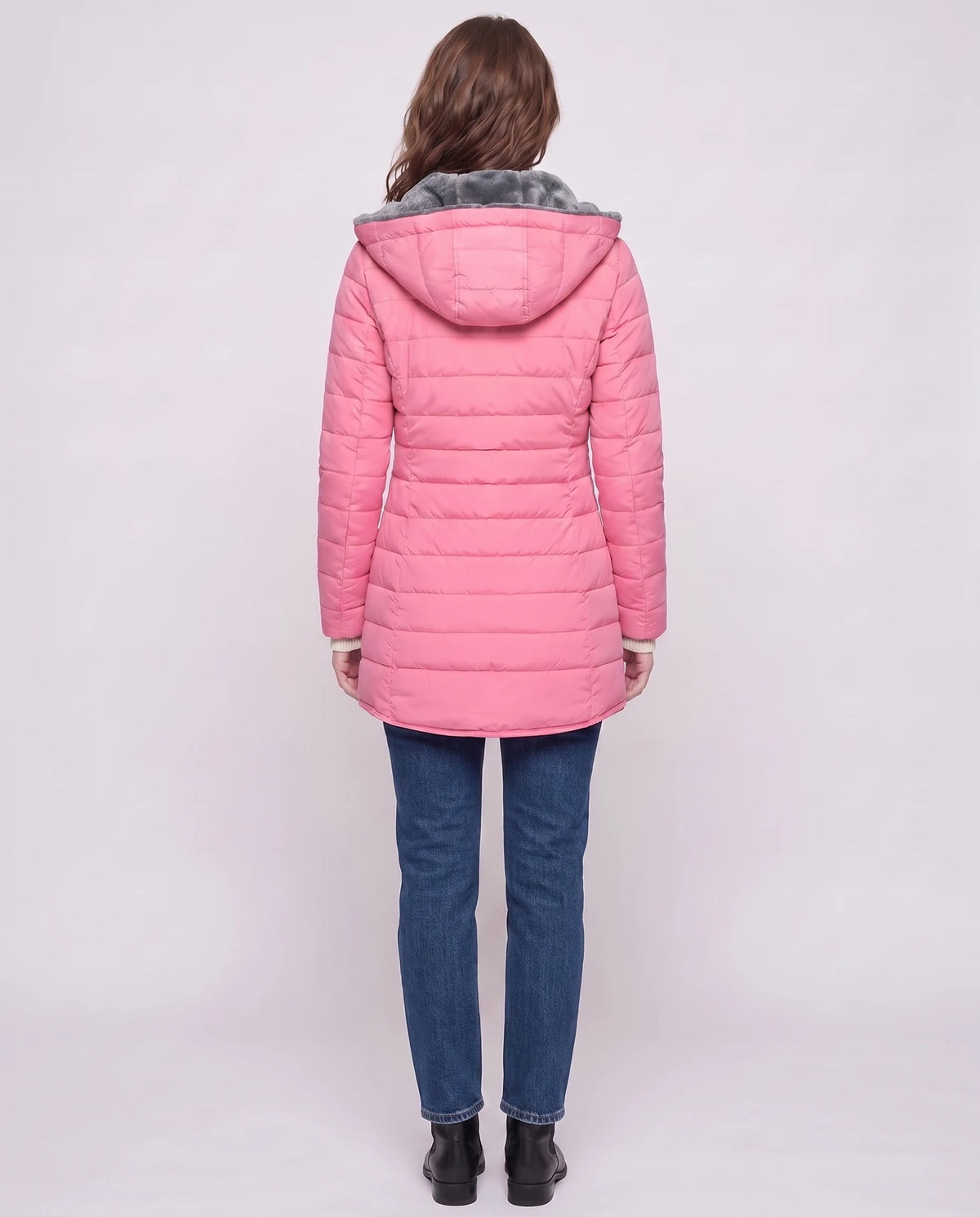 Doudoune mi-longue doublée polaire Aubine en Rose, vue de dos avec capuche doublée
